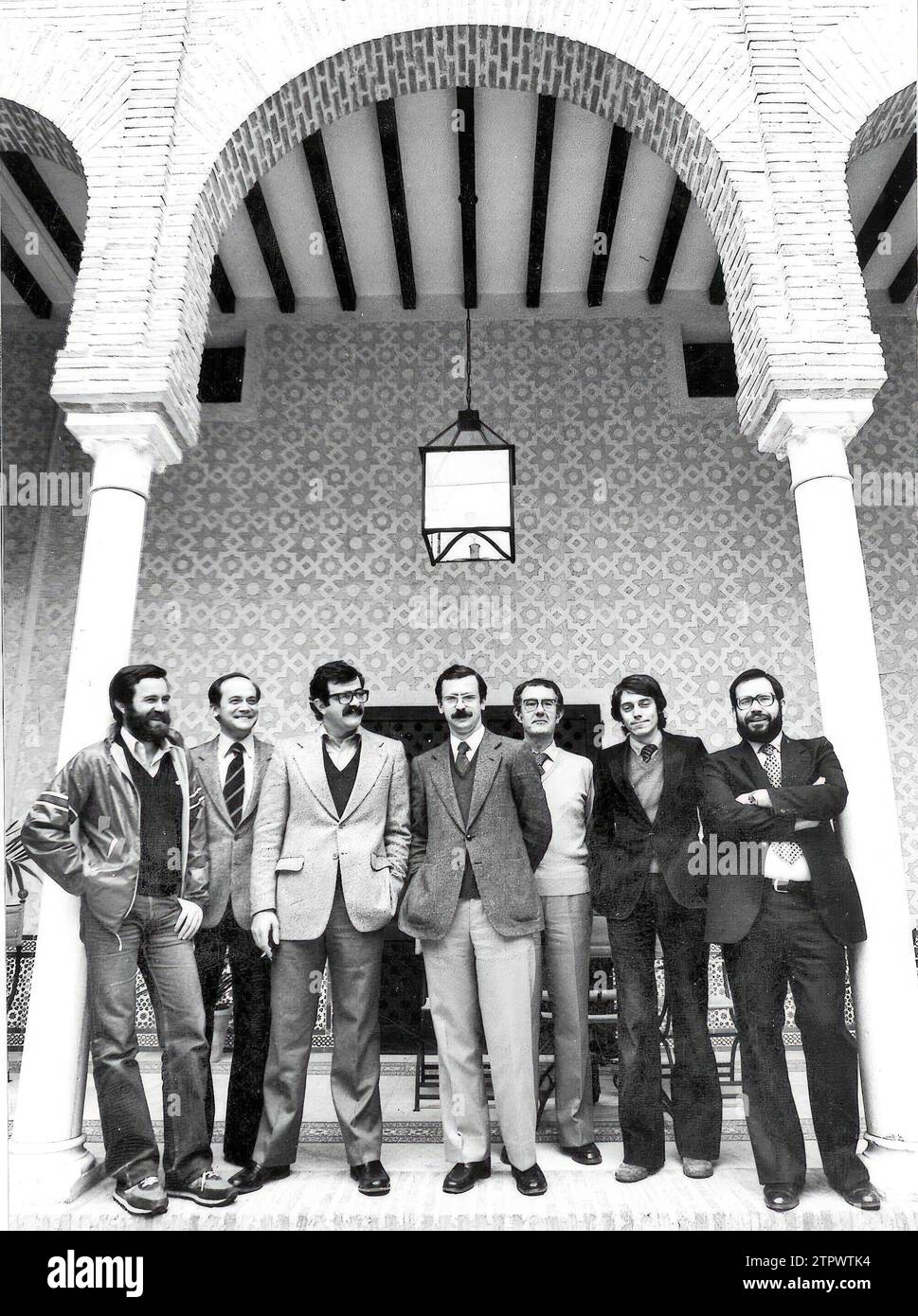 The ABC cover last Wednesday had a great political and emotional impact. It reproduced two Historical Moments of Andalusian autonomy: the photo of the Speakers of the statute after finishing their work on drafting the Text (February 1981) at the Carmona inn and the Same Protagonists, twenty Years Later, in the same Place, Debating about identical Topic: the Statute. ABC Summoned them again. They Were and Are, together with the Andalusian people who Massively Endorsed the Text, Undisputed Protagonists of a Happy Event: the consummation of Autonomy. From left to right, Javier Pérez Royo, Juan Ca Stock Photo