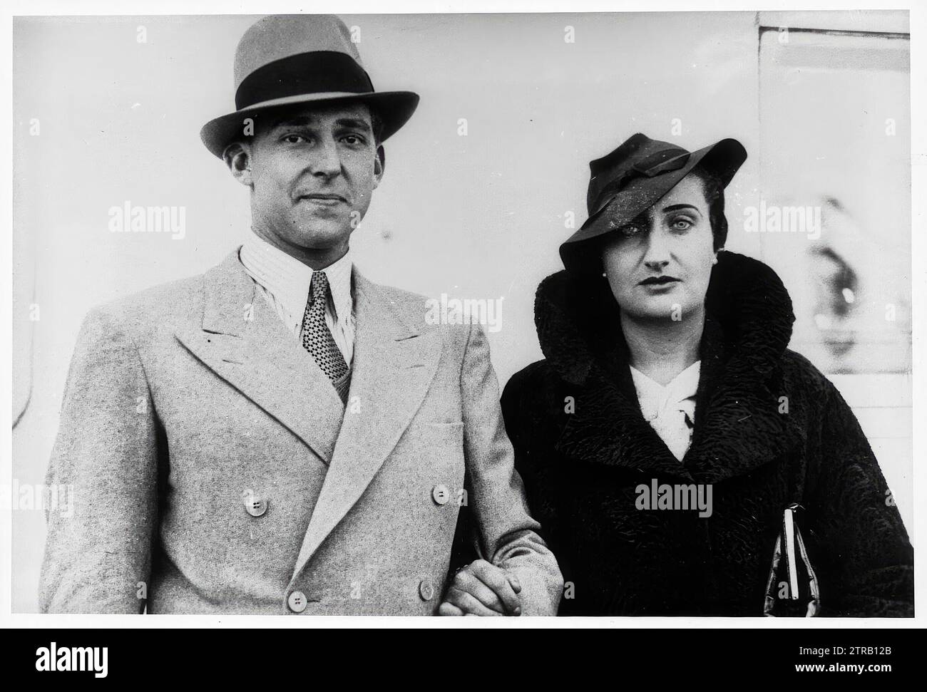 11/30/1935. Below these lines, Mrs. María de las Mercedes and her husband in New York during their honeymoon trip. Credit: Album / Archivo ABC Stock Photo