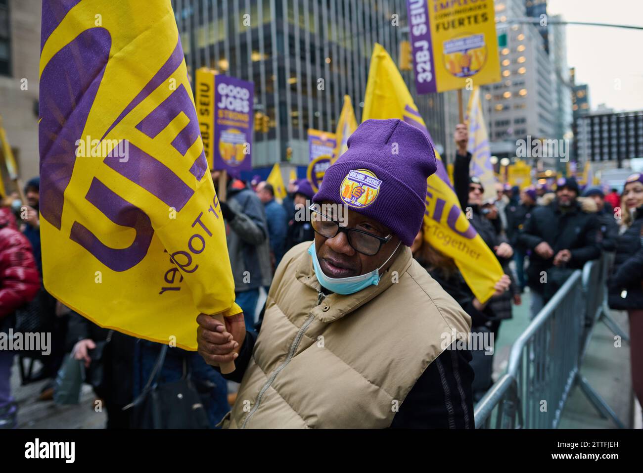 New York, New York, USA. 20th Dec, 2023. Members of the 32BJ union