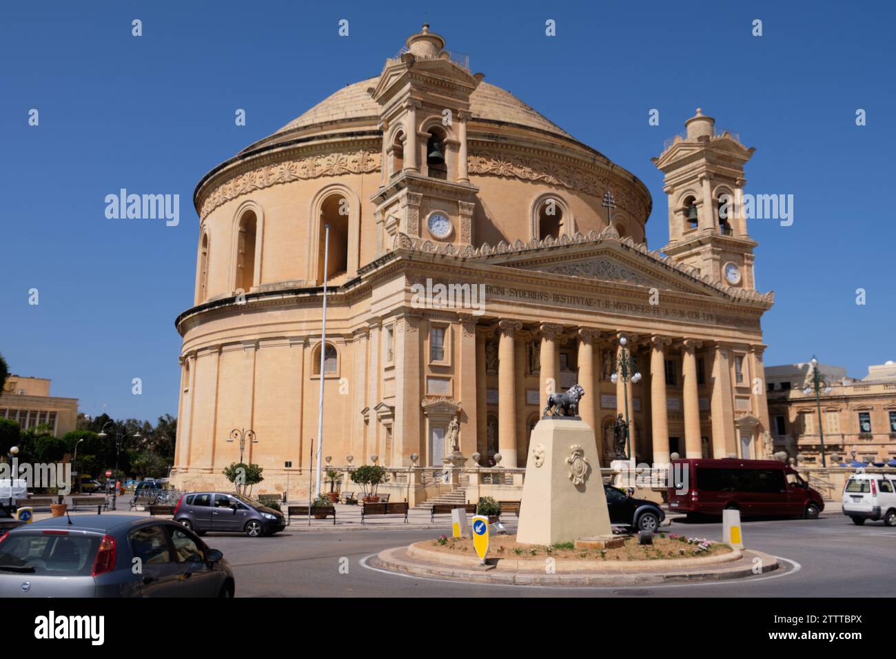 Rotunda square hi-res stock photography and images - Alamy