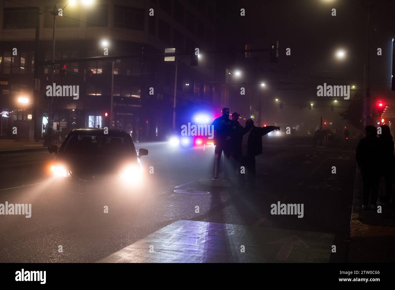 Seattle, USA. 20th Dec 2023. 2nd ant Pine auto accident after a thick ...