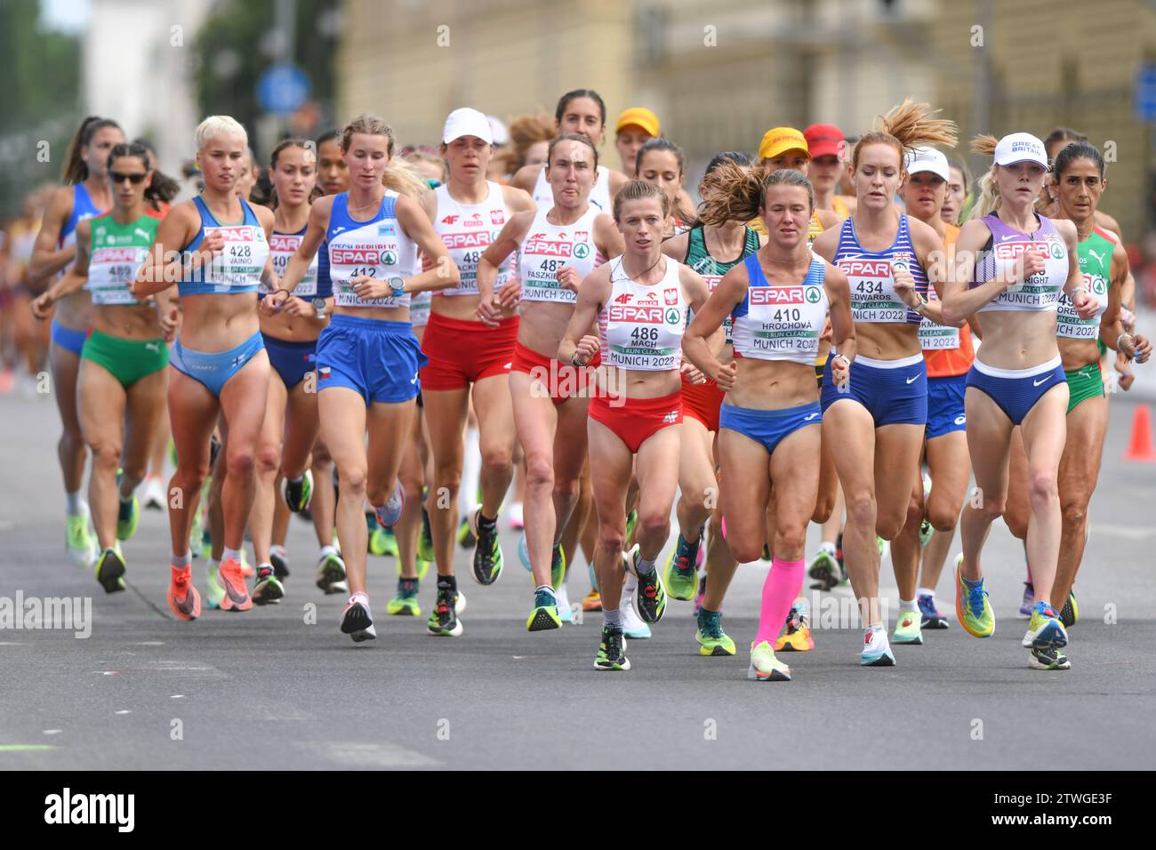 Tereza Hrochova (Czech Republic), Angelika Mach (Poland), Alice Wright