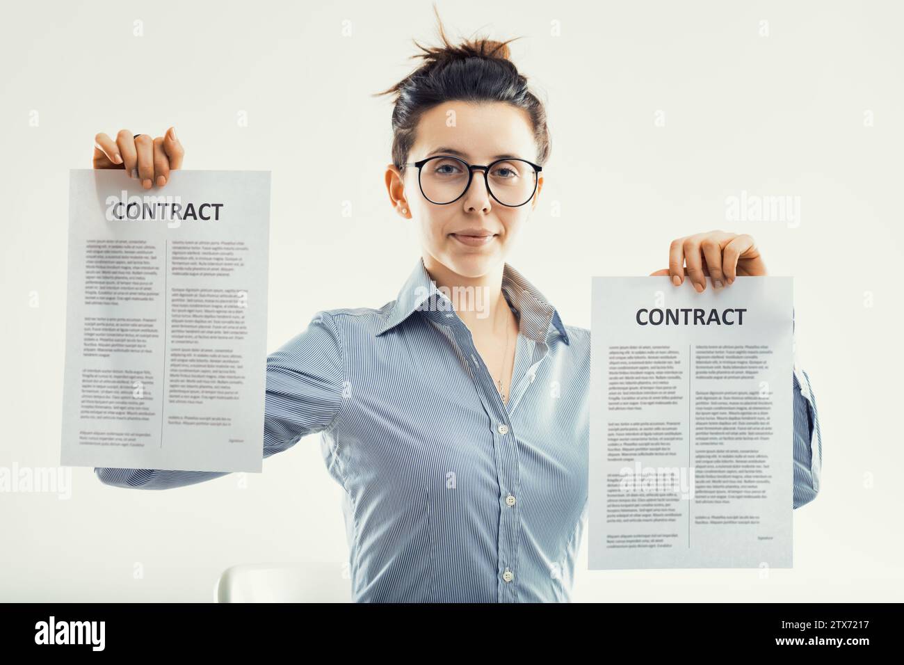 Partnership contracts hi-res stock photography and images - Alamy