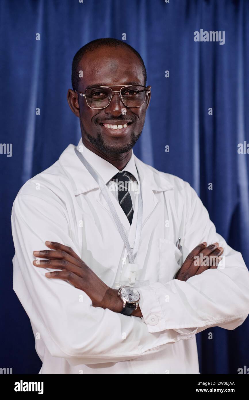 Doctor visiting african american hi-res stock photography and images ...