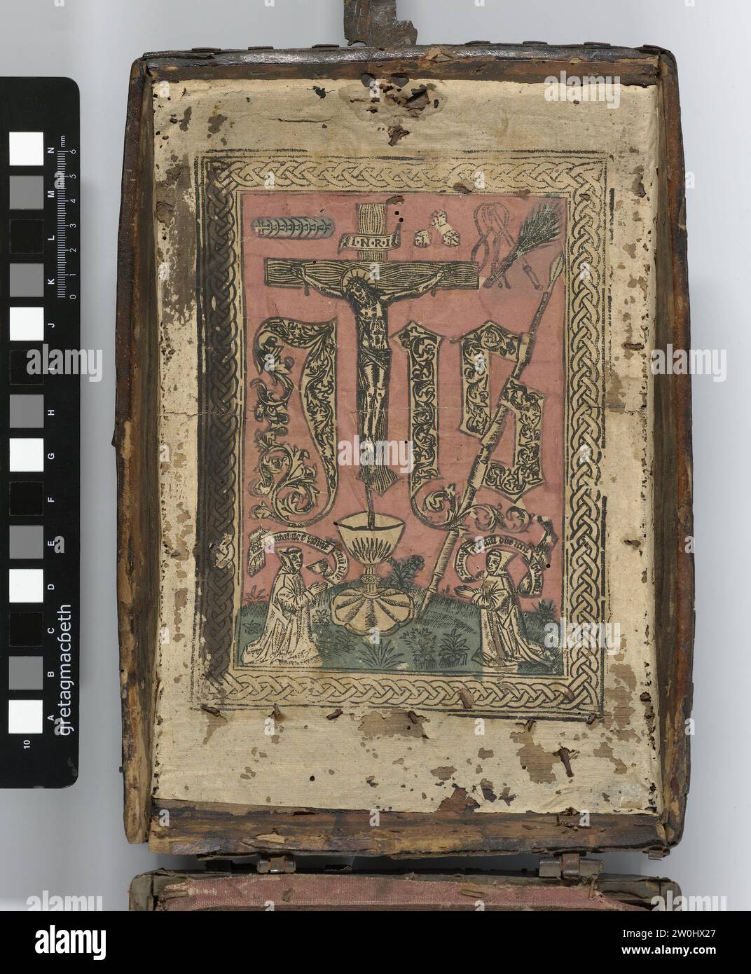 Box, the outside of which is exaggerated with leather and equipped with ...