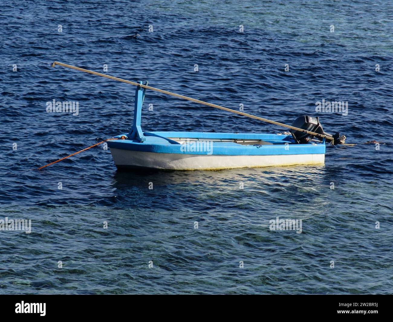 Rotes boot hi-res stock photography and images - Alamy