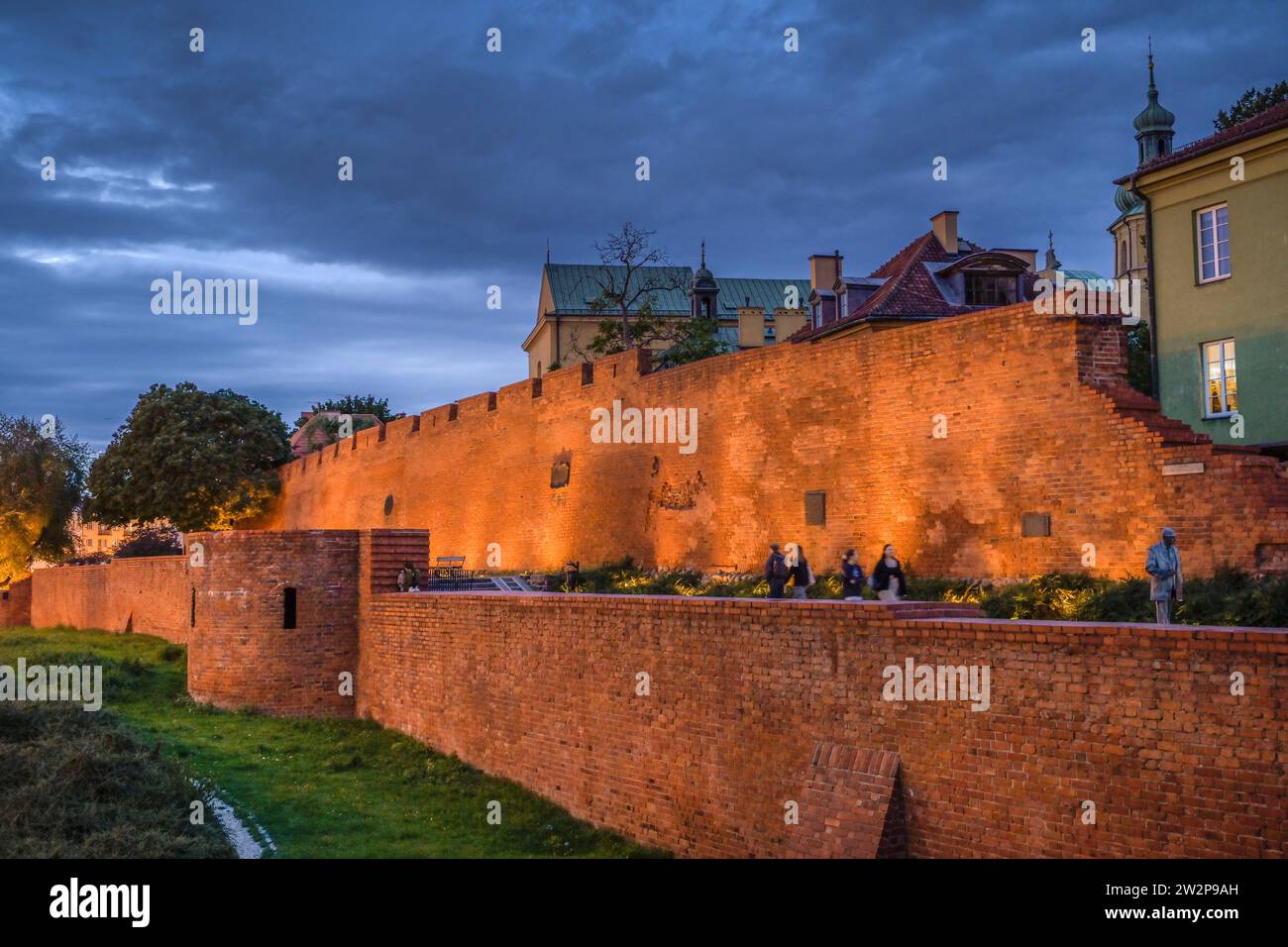 Stadtmauer, Piotr Bieganski Zwinger, Altstadt Stare Miasto, Warschau, Woiwodschaft Masowien, Polen Stock Photo