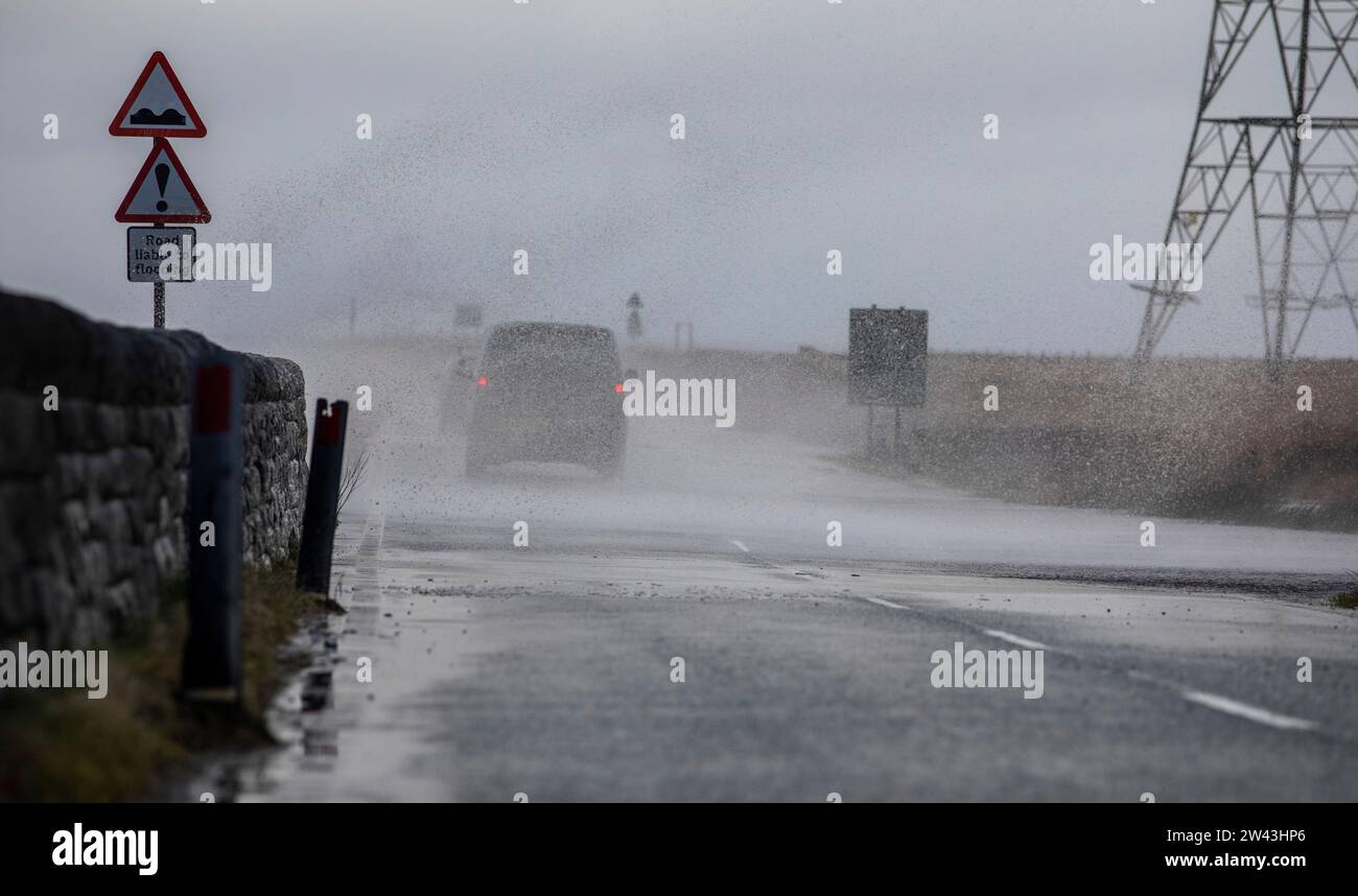 West Yorkshire, UK. 21st Dec, 2023. UK Weather. Drivers and road users