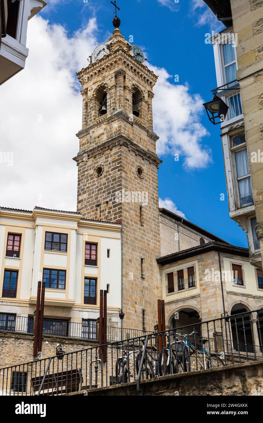 Church of San Vicente Mártir, a late Gothic building, surrounded by old houses. Vitoria-Gasteiz, Basque Country, Álava, Spain Stock Photo