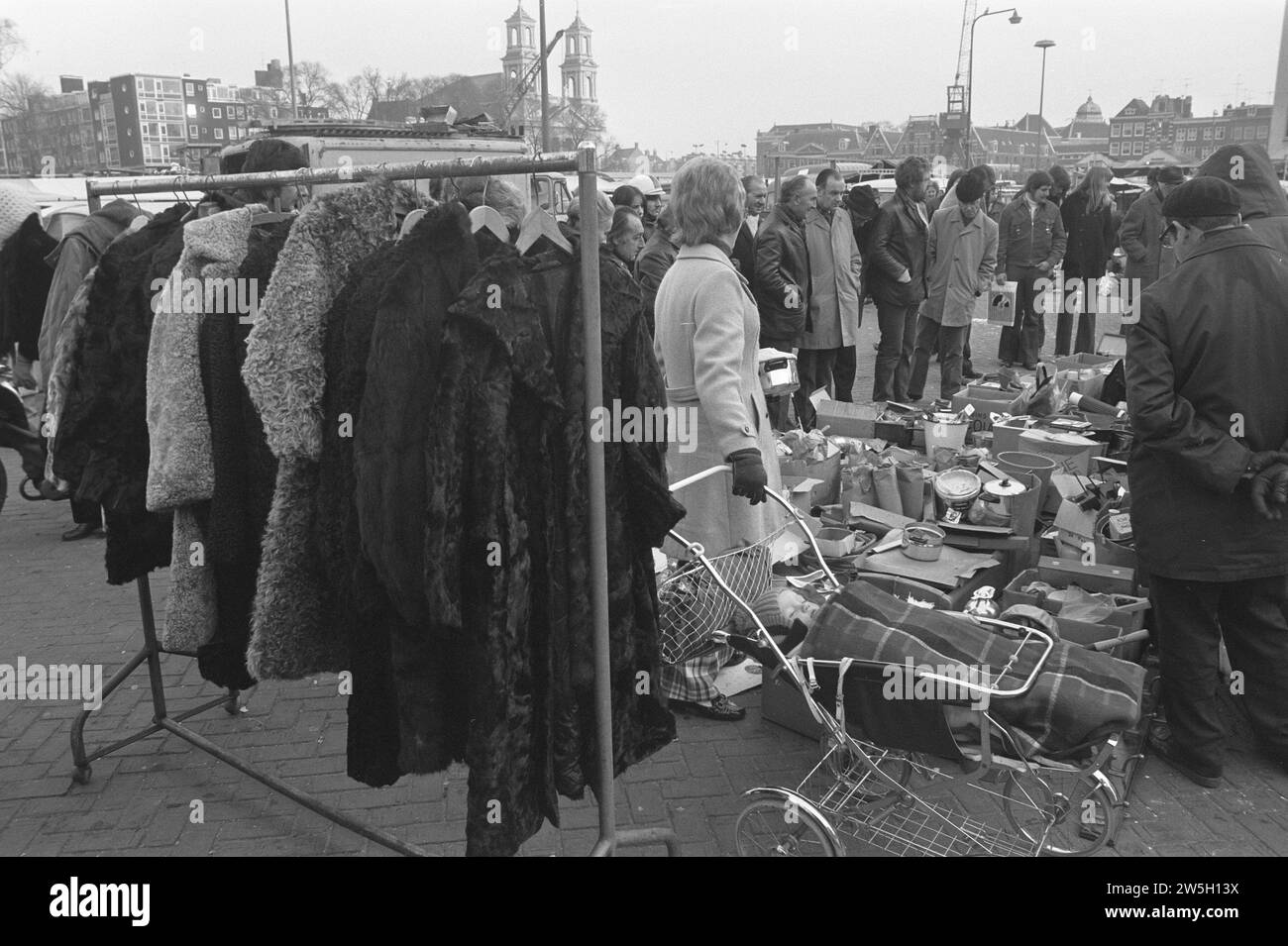 1970s fur coats hi-res stock photography and images - Alamy