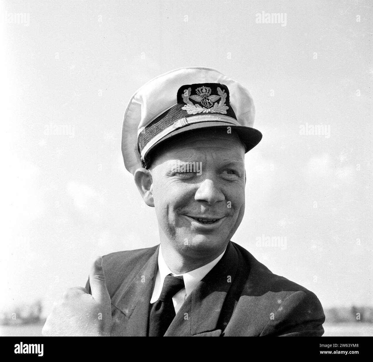 Klm captain a Black and White Stock Photos & Images - Alamy