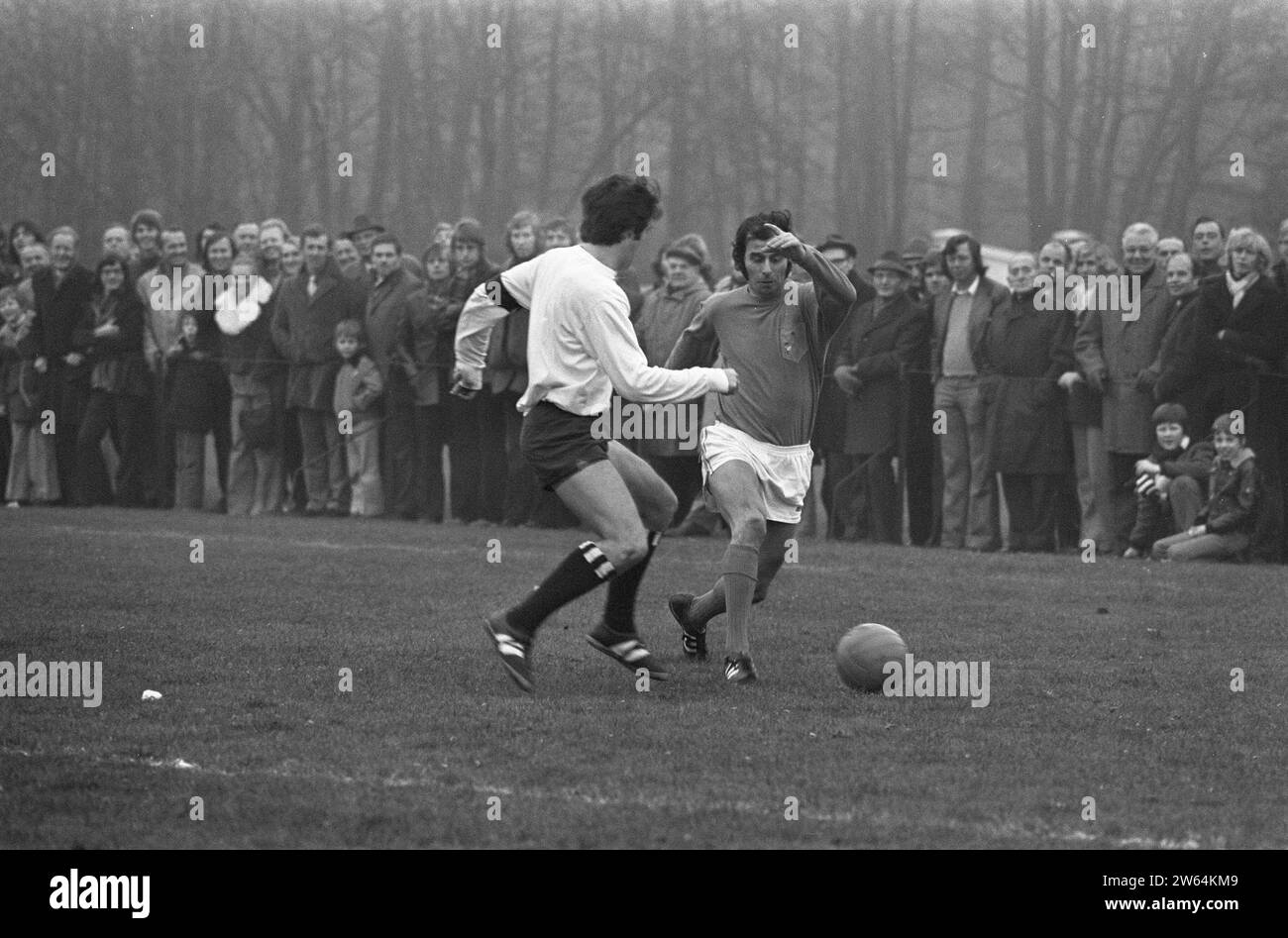 KHFC against Old Internationals , Coen Moulijn in action ca. January 1, 1973 Stock Photo