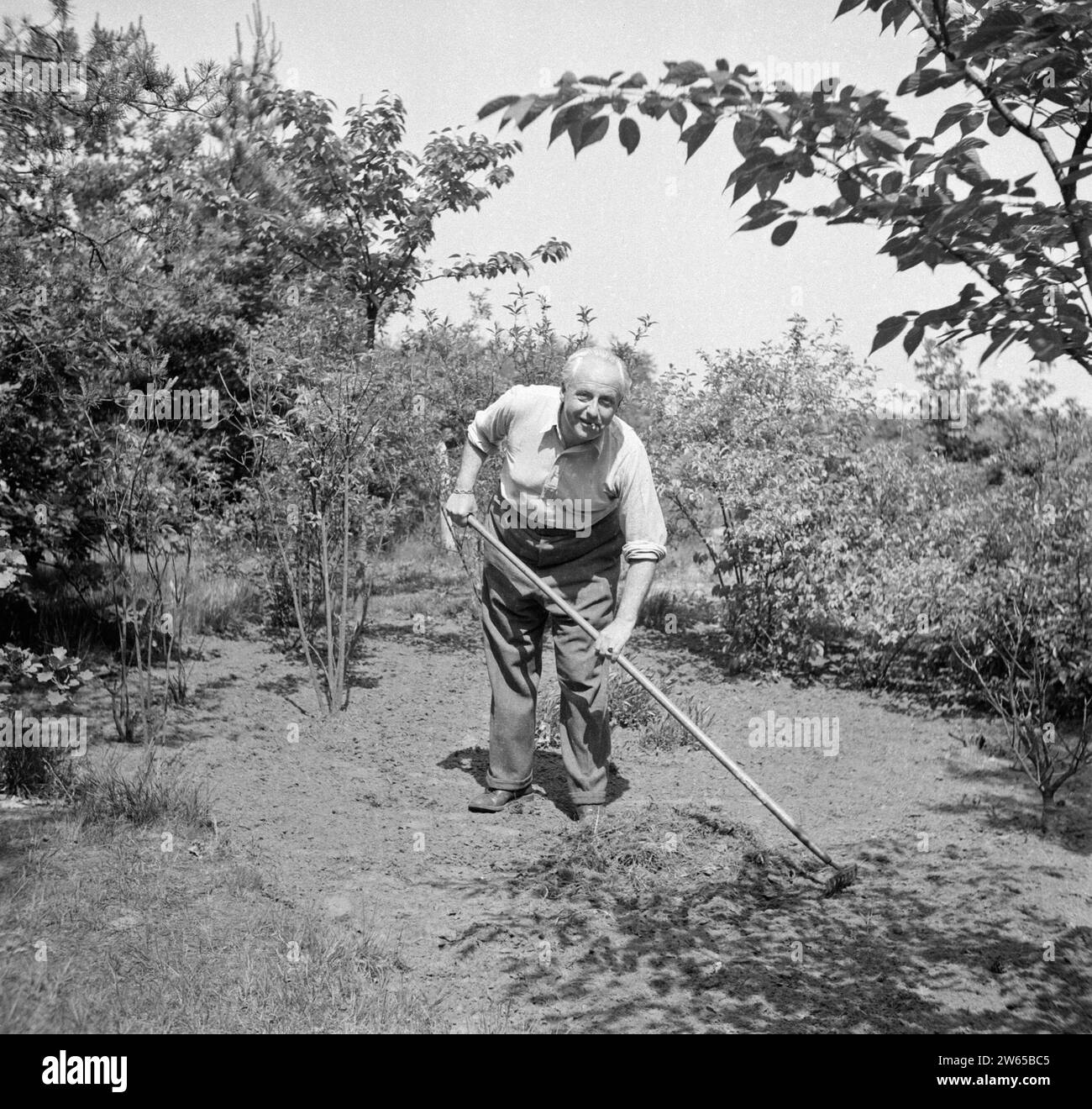 archival-yardwork-hi-res-stock-photography-and-images-alamy