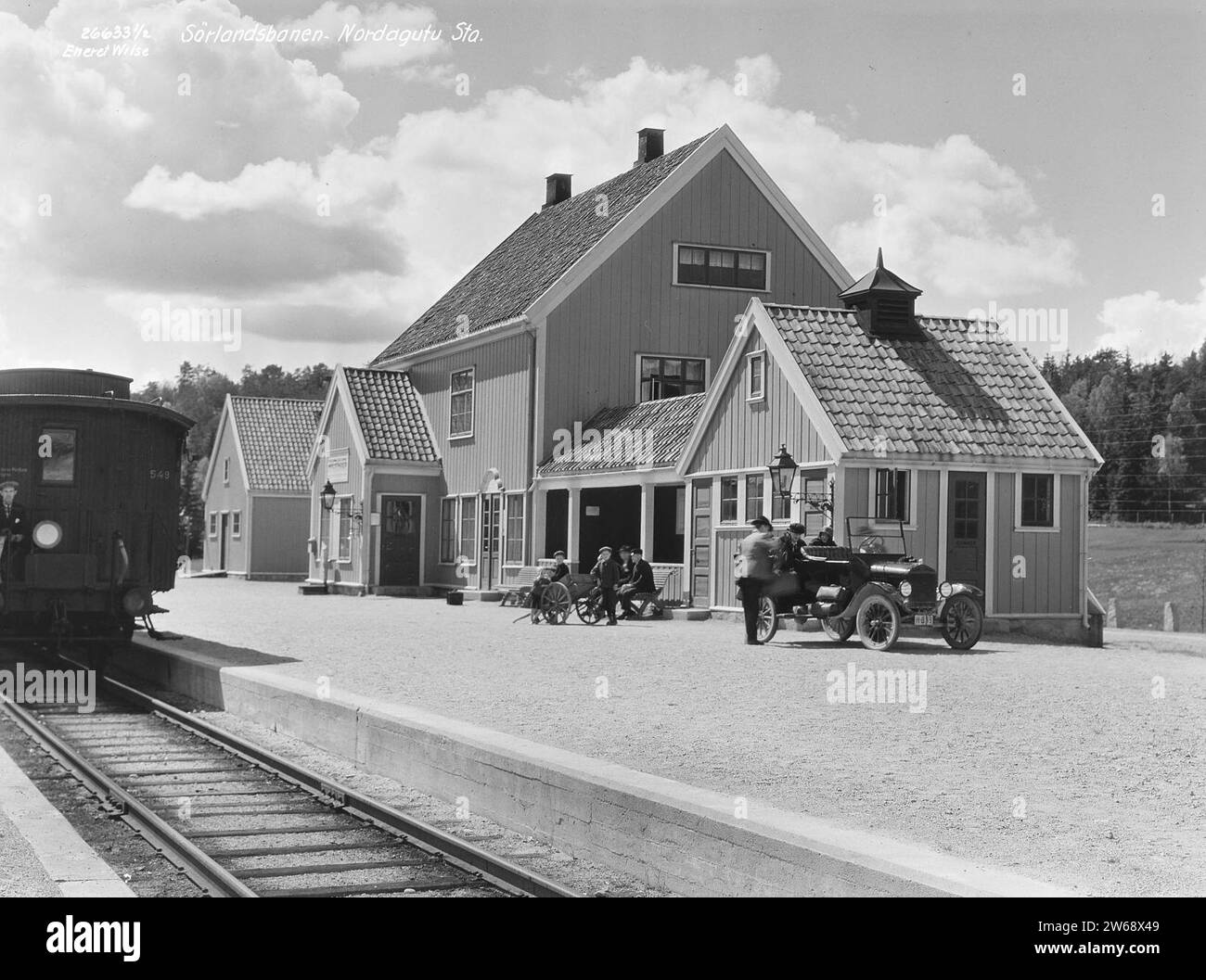 Akkerhaugen stasjon URN NBN no-nb foto NF W 26633 B. Stock Photo