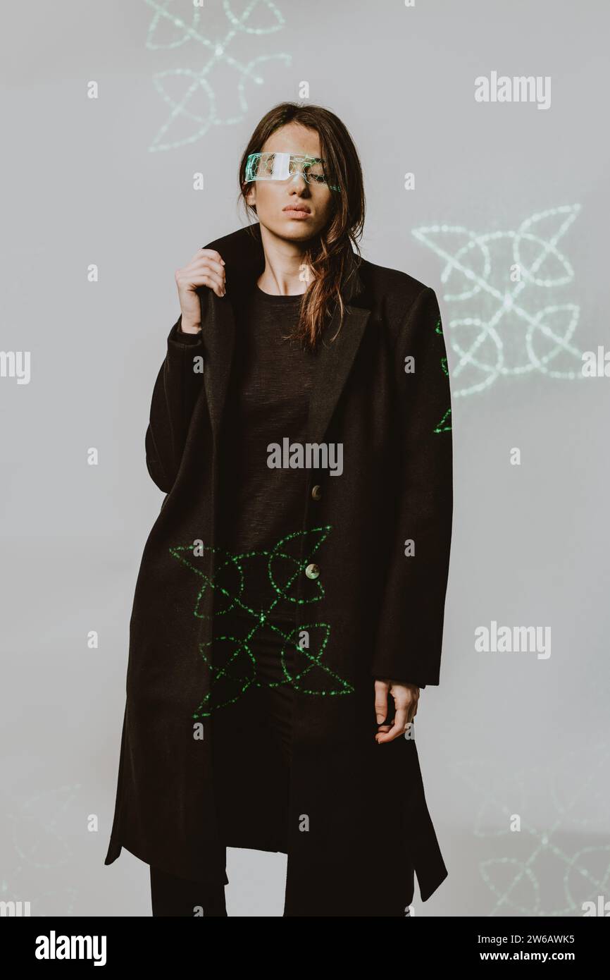 Black long trench coat hi-res stock photography and images - Alamy