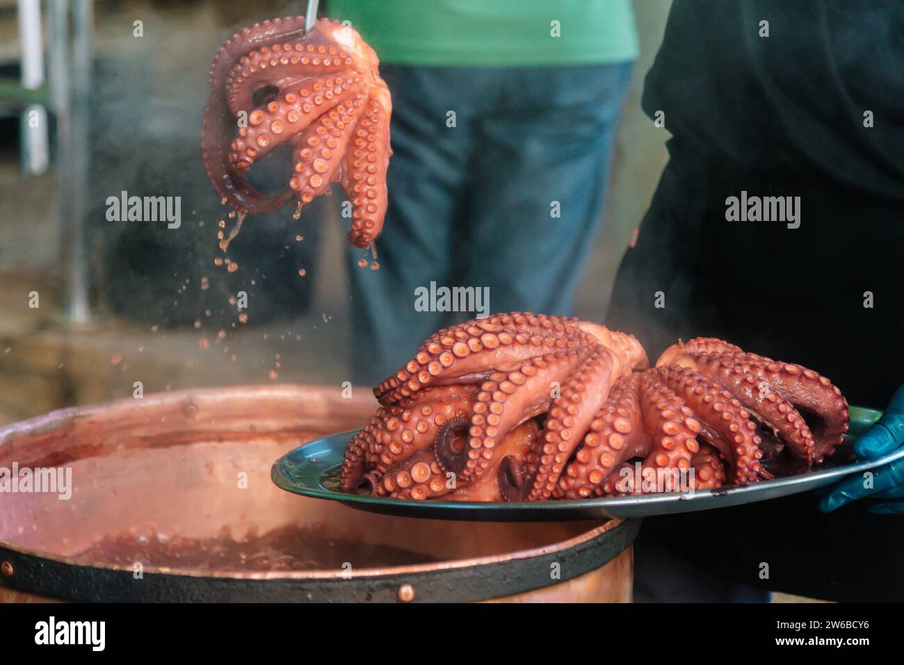 Steaming Octopus Method of handling hi-res stock photography and images - Alamy