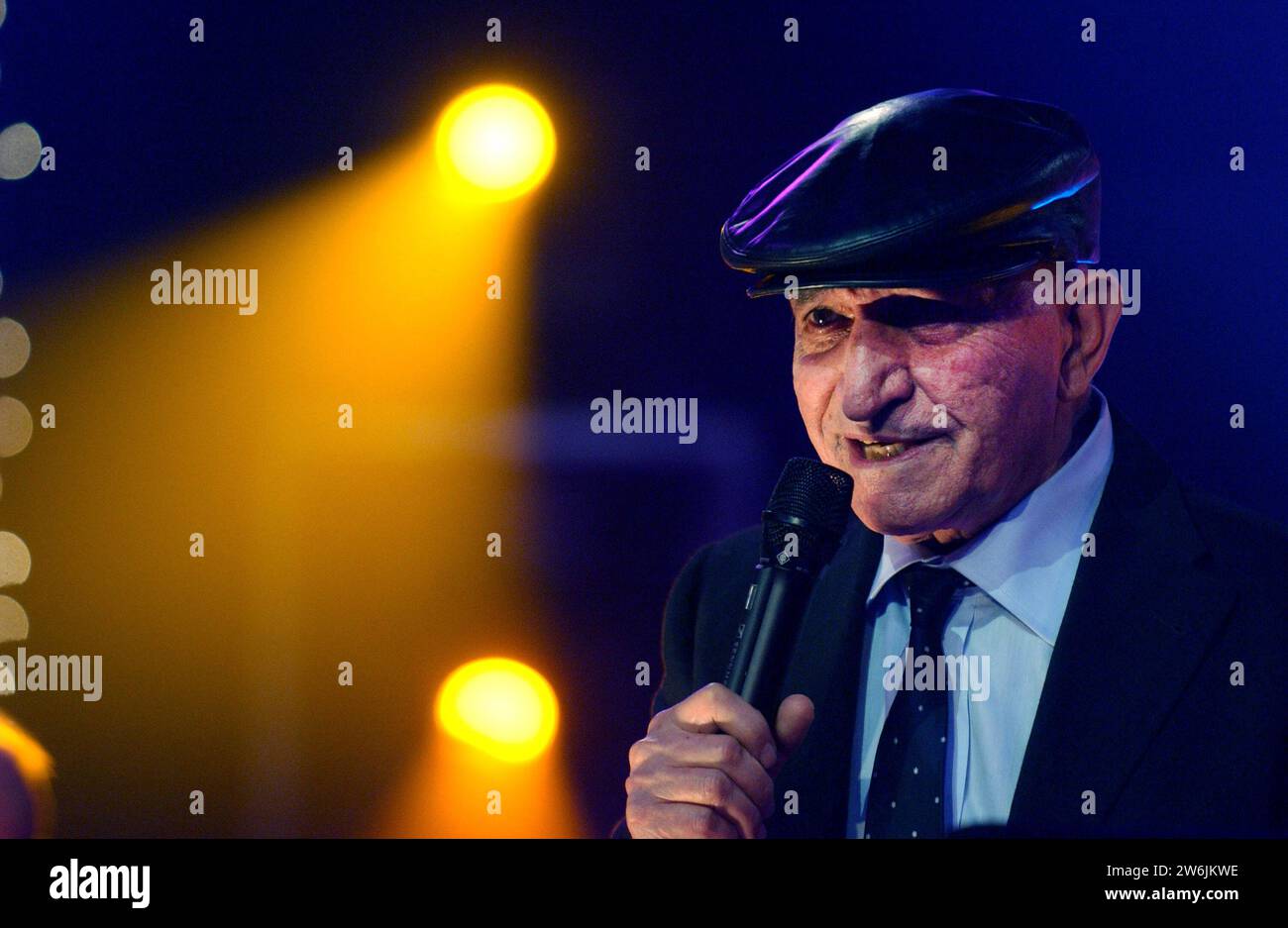 Milan italy 20050316 Nicola Arigliano, Italian singer, during the