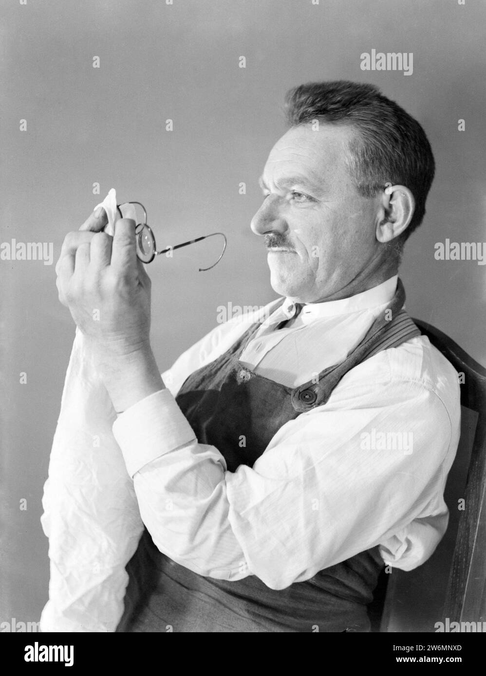 Archival shoemaker hi-res stock photography and images - Alamy