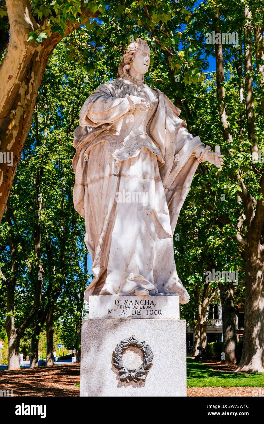 Queen of leon sancha hi-res stock photography and images - Alamy