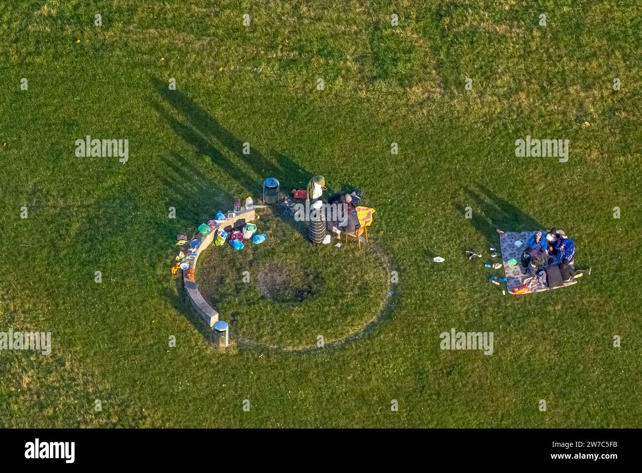 Aerial view, picnic on a meadow in Lippepark, Herringen district, Hamm, Ruhr area, North Rhine-Westphalia, Germany, Trees, DE, Blankets, Relaxation, R Stock Photo