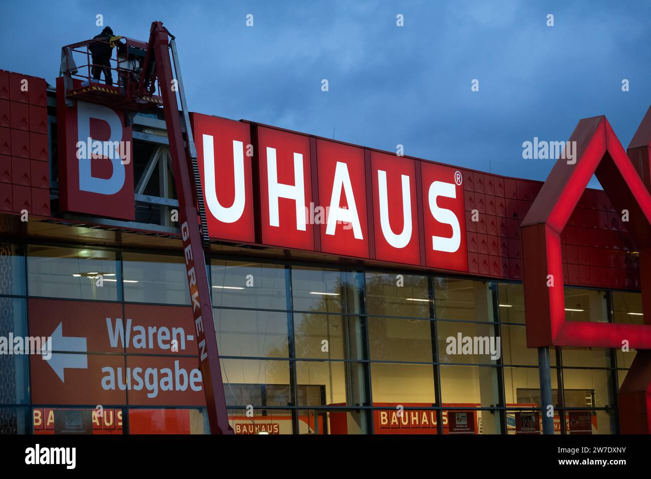 07.11.2023, Germany, Bremen, Bremen The Bauhaus DIY chain lettering