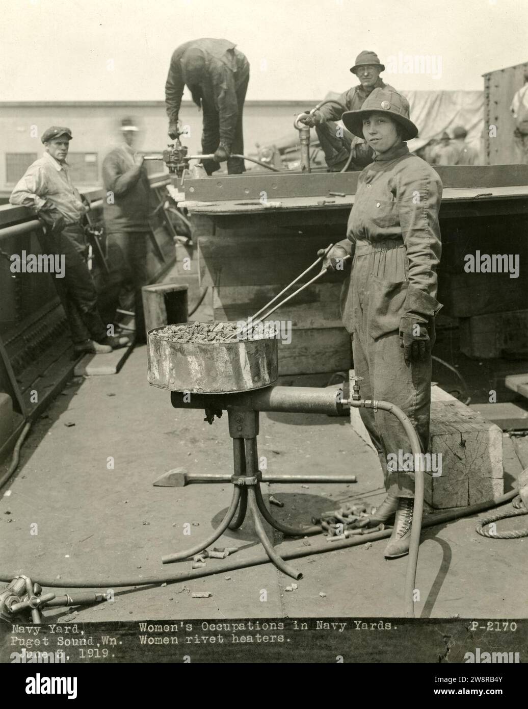 Heating rivets hi-res stock photography and images - Alamy