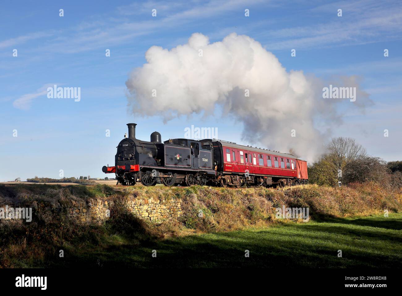 55260 approaches Manuel on the Bo'ness & Kinniel Railway on  5.11.23 Stock Photo