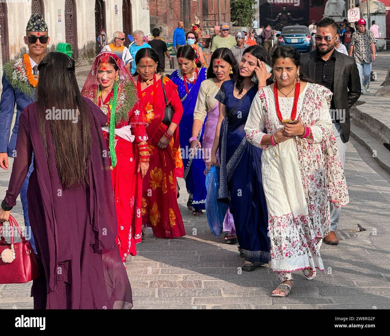 Nepali wedding party at Pashupatinath, a Hindu Temple in Kathmandu, Nepal Stock Photo