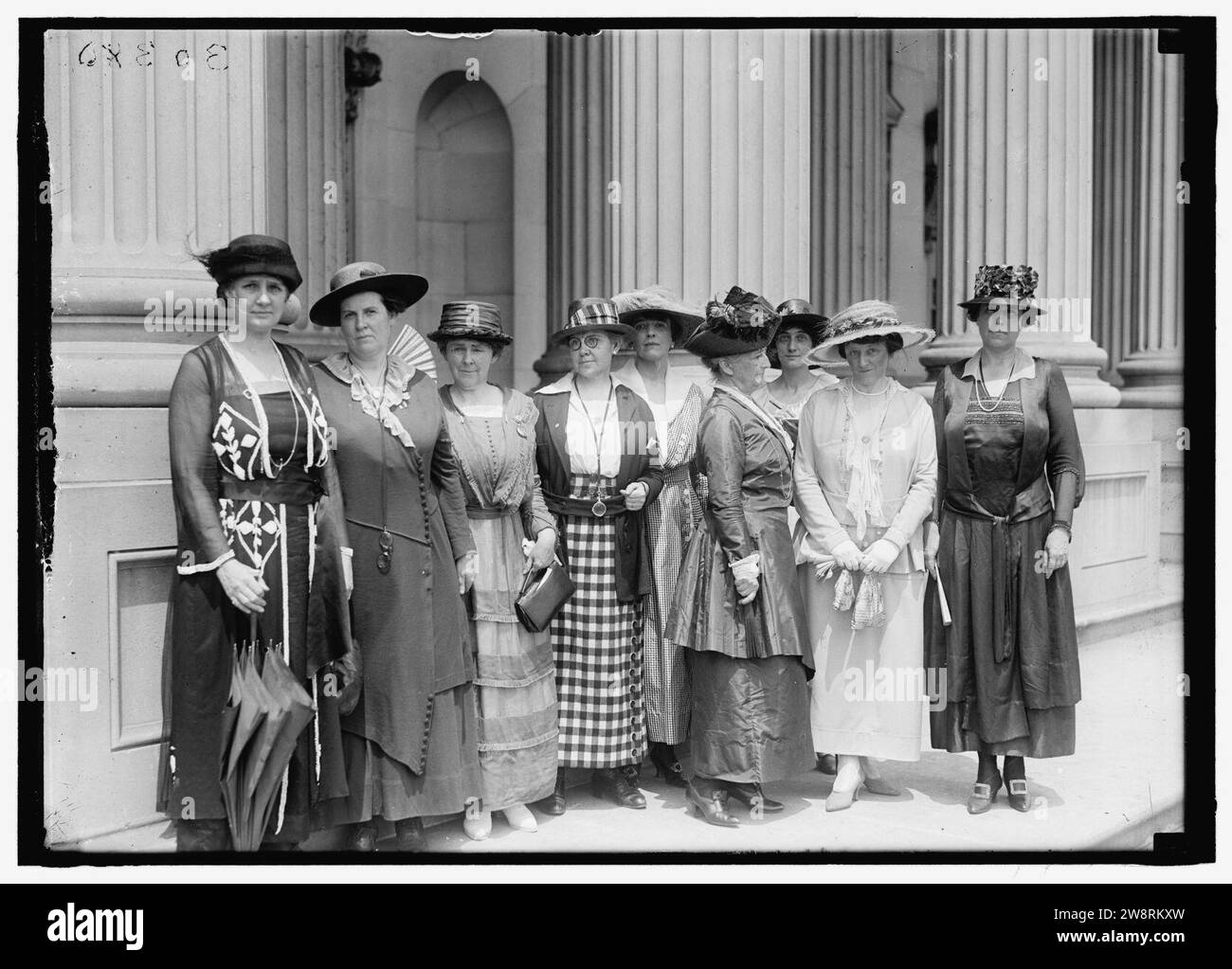 WOMAN SUFFRAGE. SUFFRAGETTES AT CAPITOL Stock Photo - Alamy