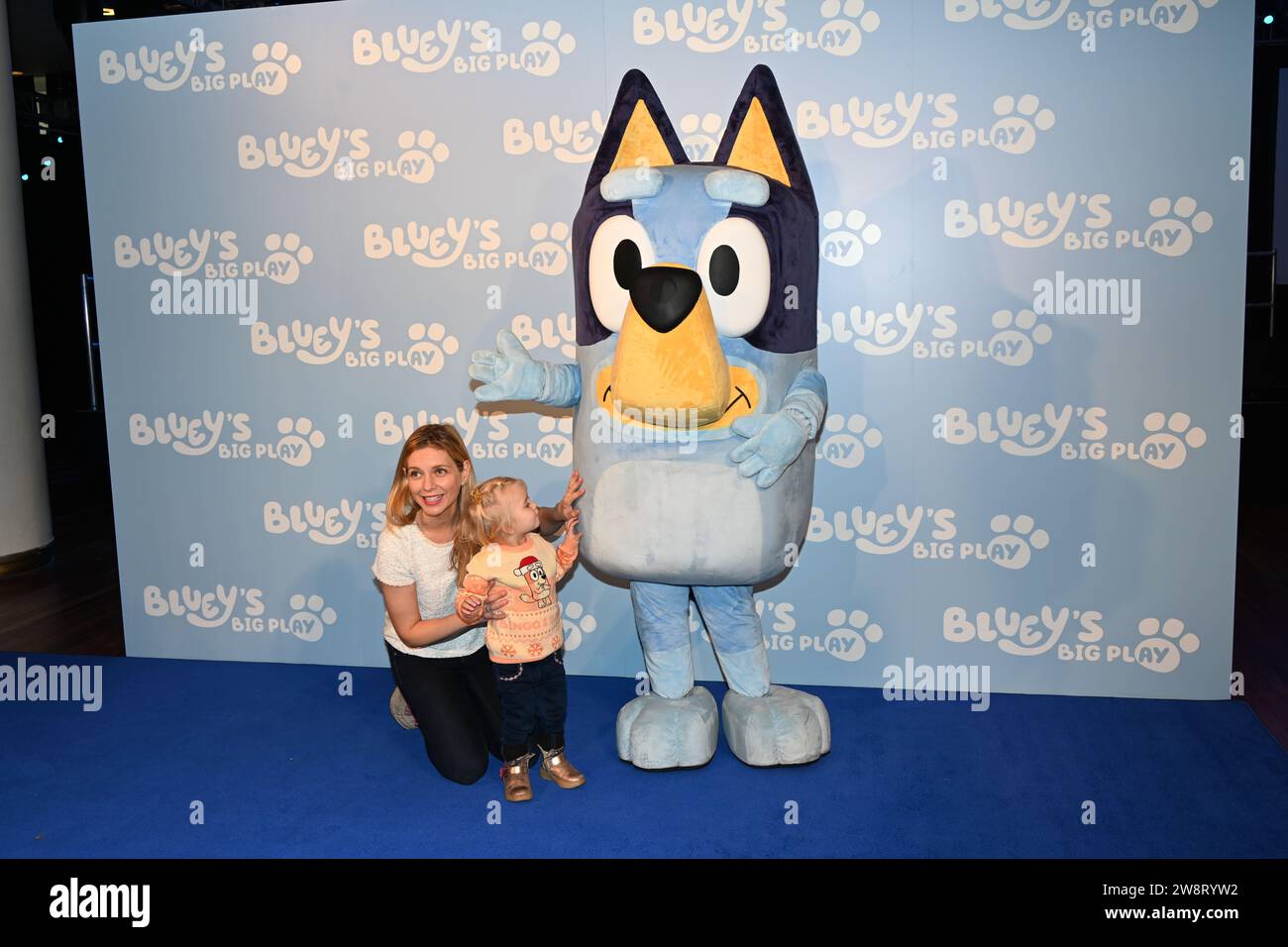 London, UK. 21th December 2023. Rachel Riley and daughter attends Gala