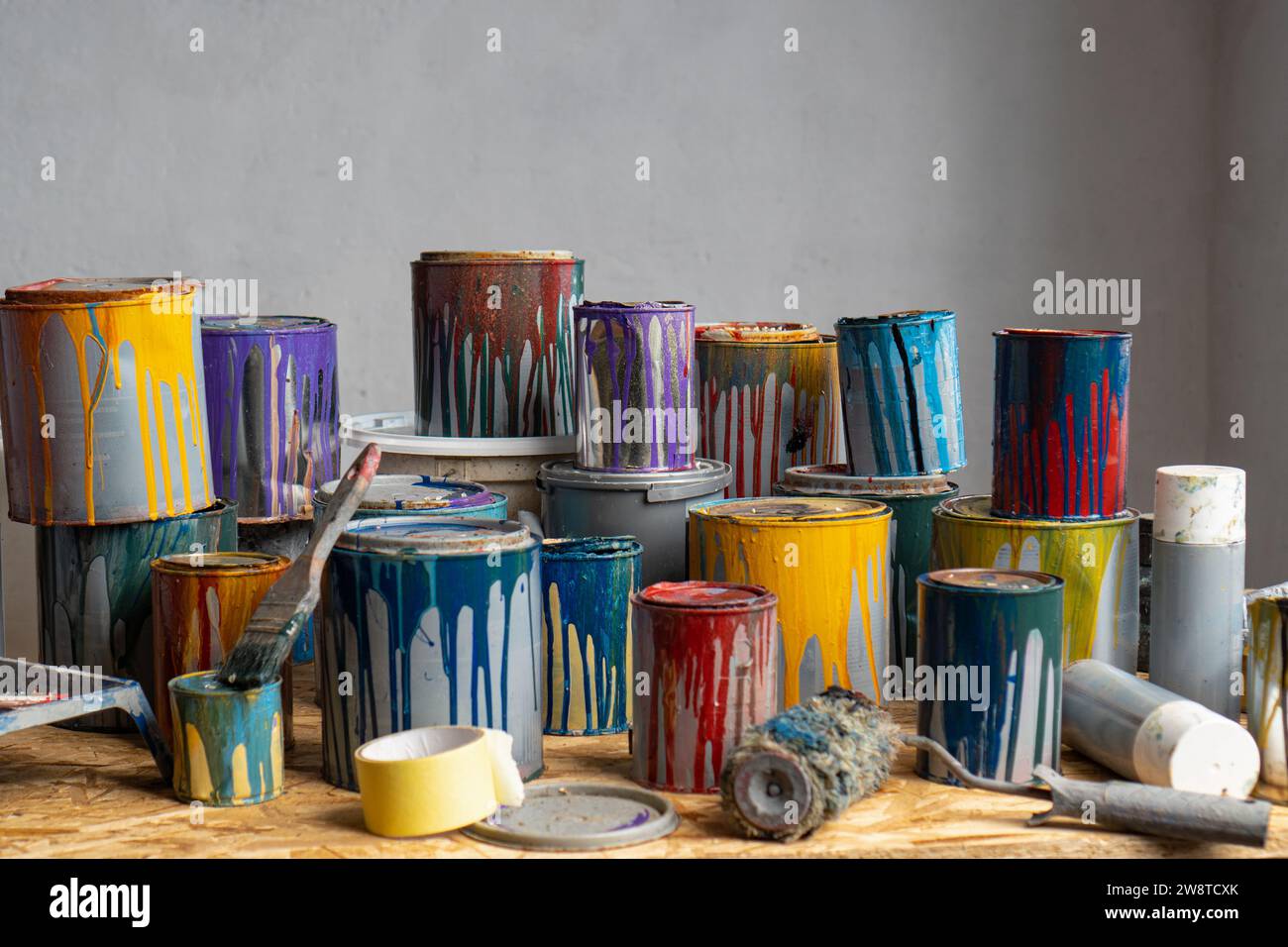 Tins of paint and recycling hi-res stock photography and images - Alamy