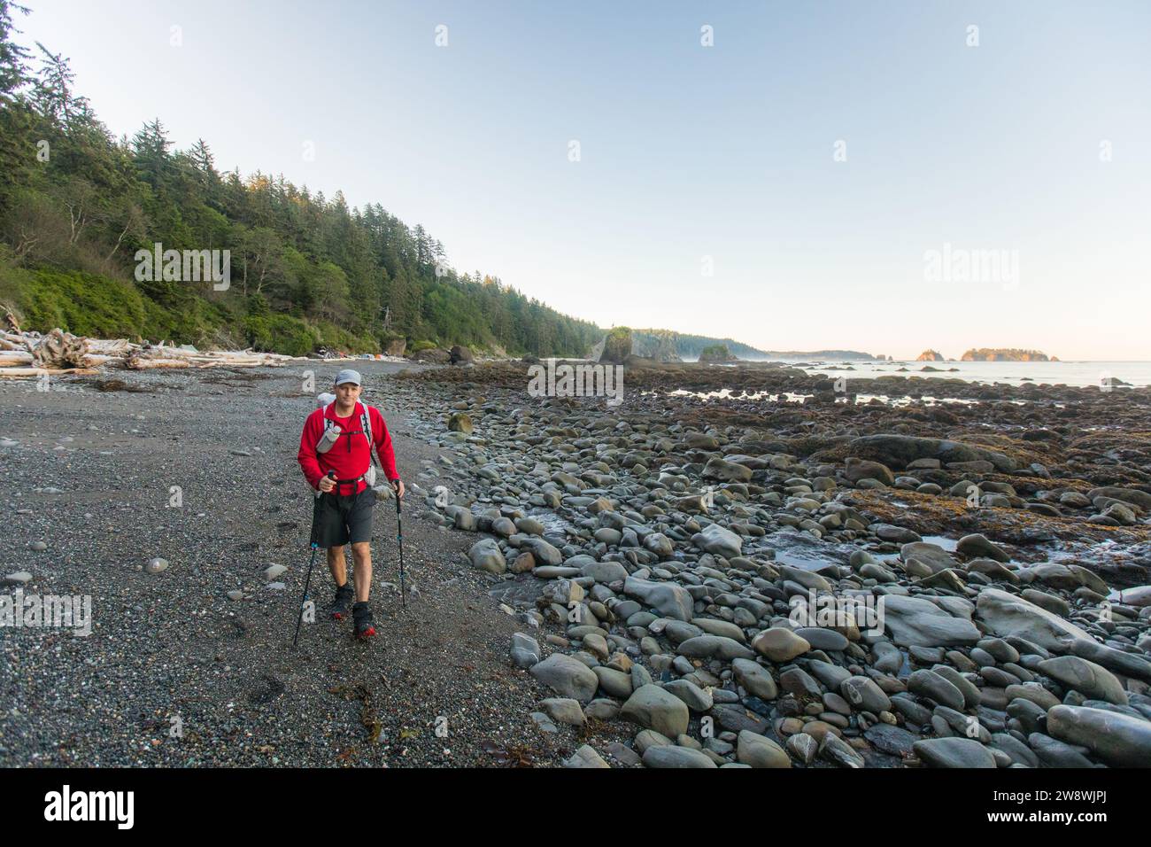 Backpacker hiking the Pacific Northwest Trail, Olympic National Park Stock Photo