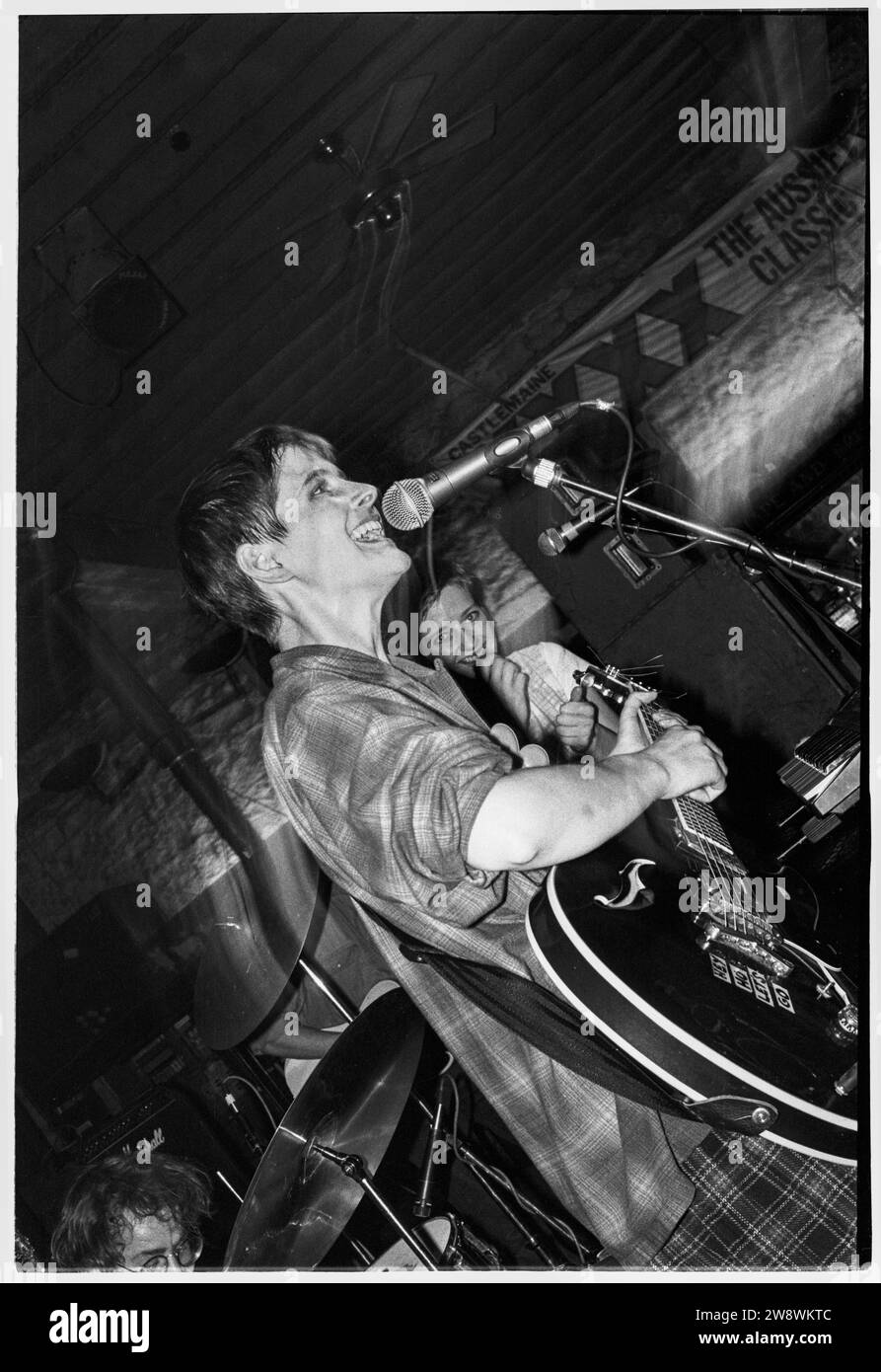 AMELIA FLETCHER, HEAVENLY, 1993 Amelia Fletcher of the Sarah Records