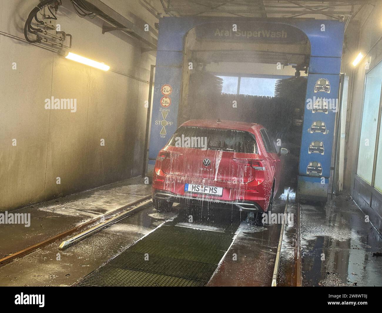 Autowaschanlage Deutschland Hi res Stock Photography And Images Alamy autowaschanlage-deutschland-hi-res-stock-photography-and-images-alamy