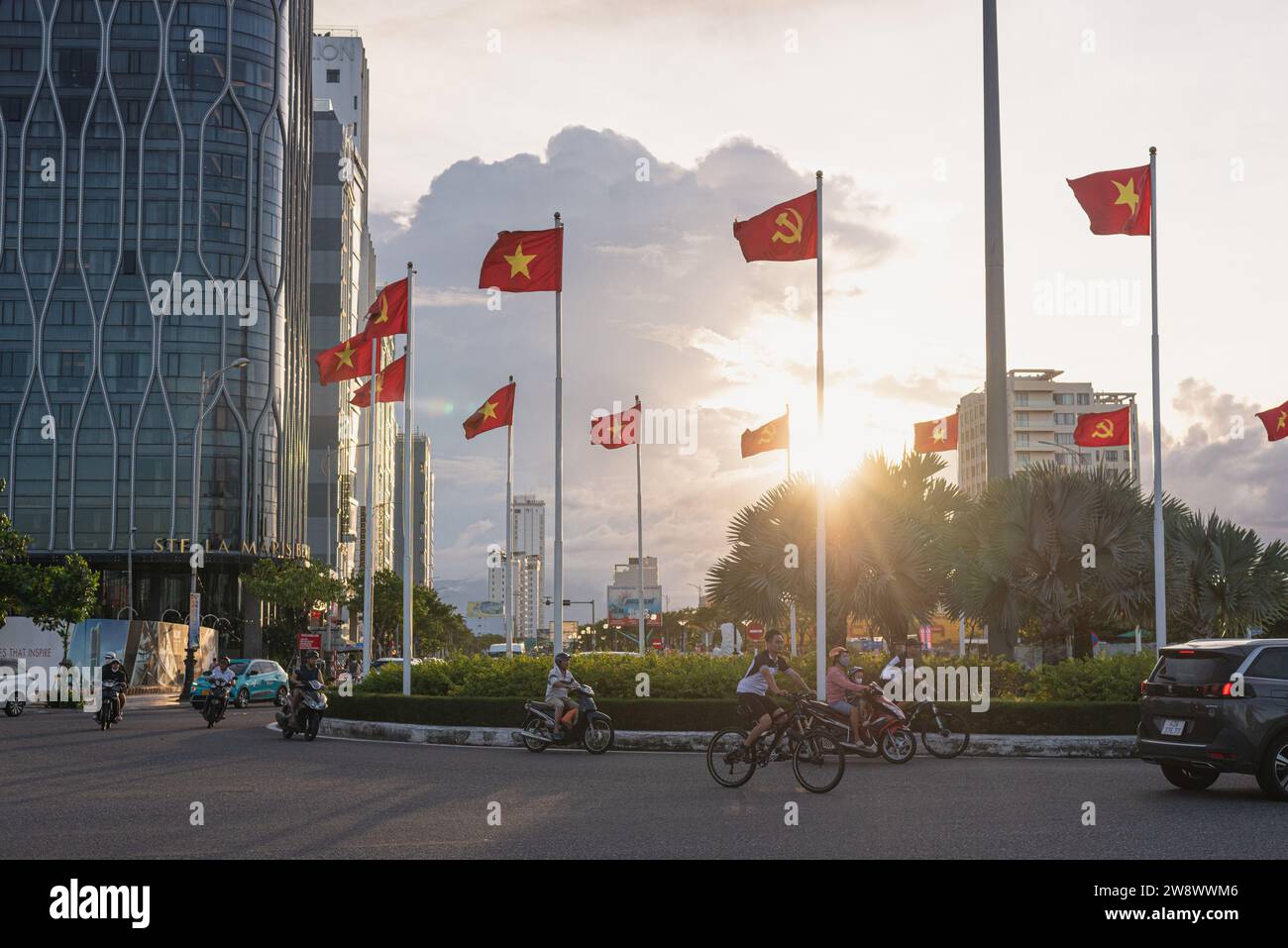 Da Nang, Vietnam - October 4, 2023: a roundabout at the intersection of Vo Van Kiet and Vo Nguyen Giap, decorated with flags. Stock Photo