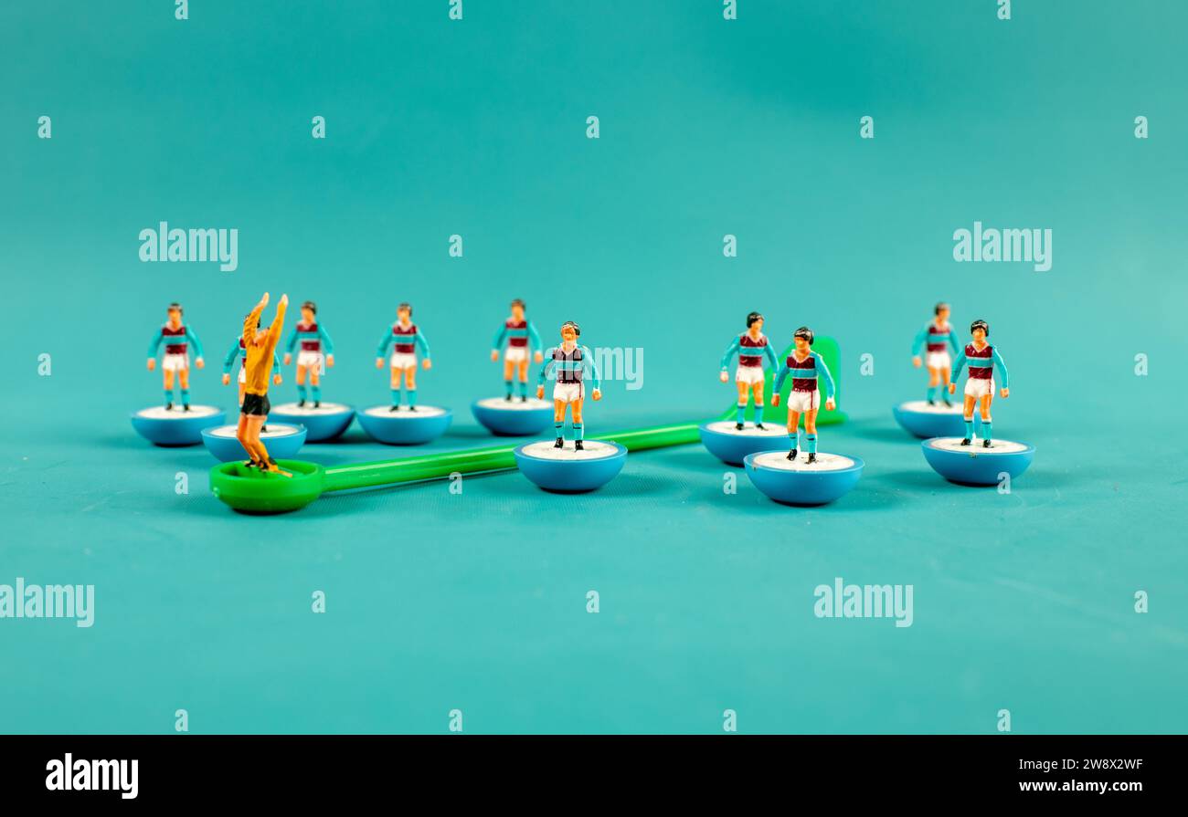 Subbuteo West Ham LW – Joueurs Retouchés – Sans Boîte – Occasion