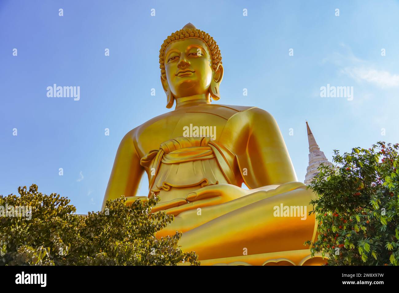Big Buddha Dhammakaya Tep Mongkol Buddha of Paknam Bhasicharoen temple in Thonburi Stock Photo