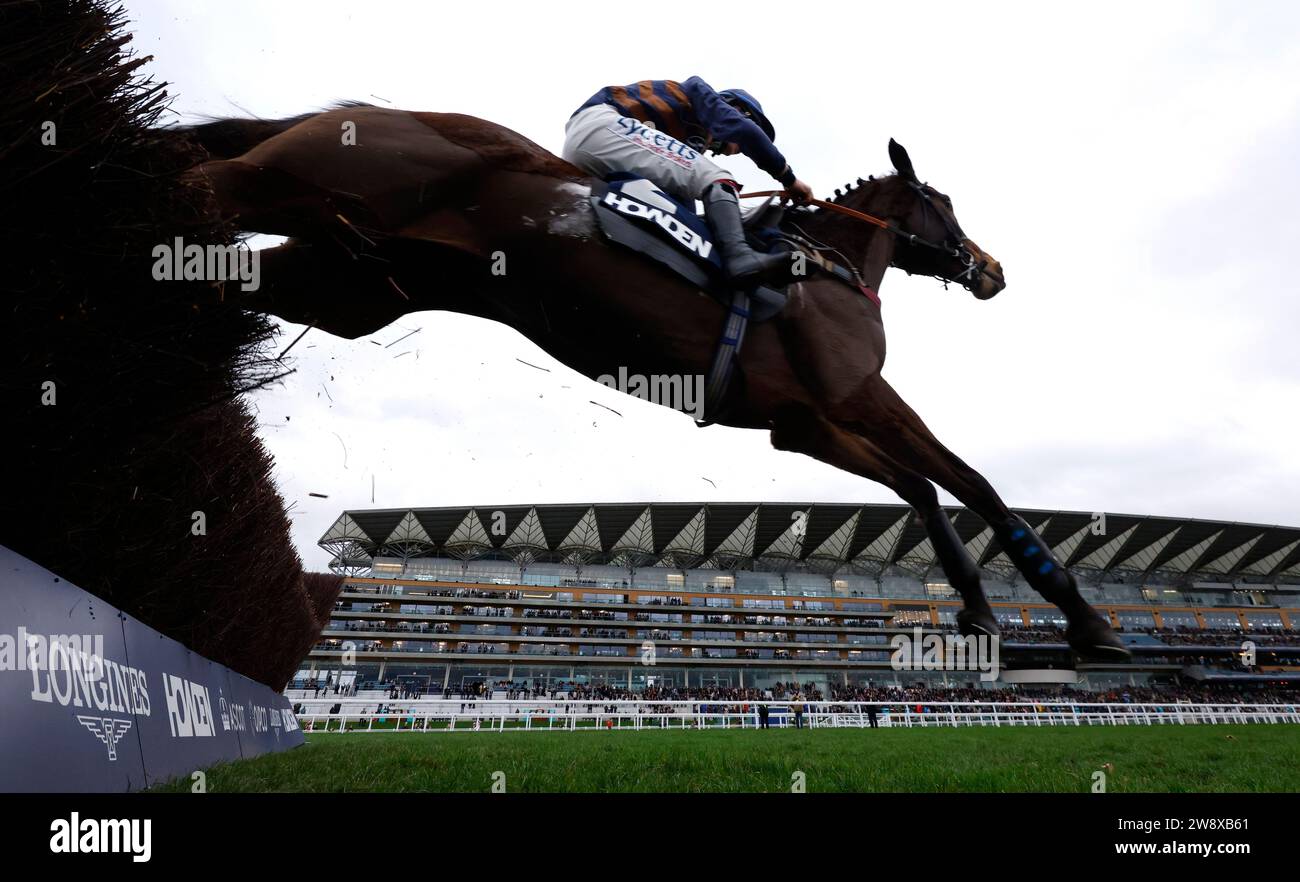 Djeo ridden by Charlie Deutsch in action during The Howden Noel Novices ...