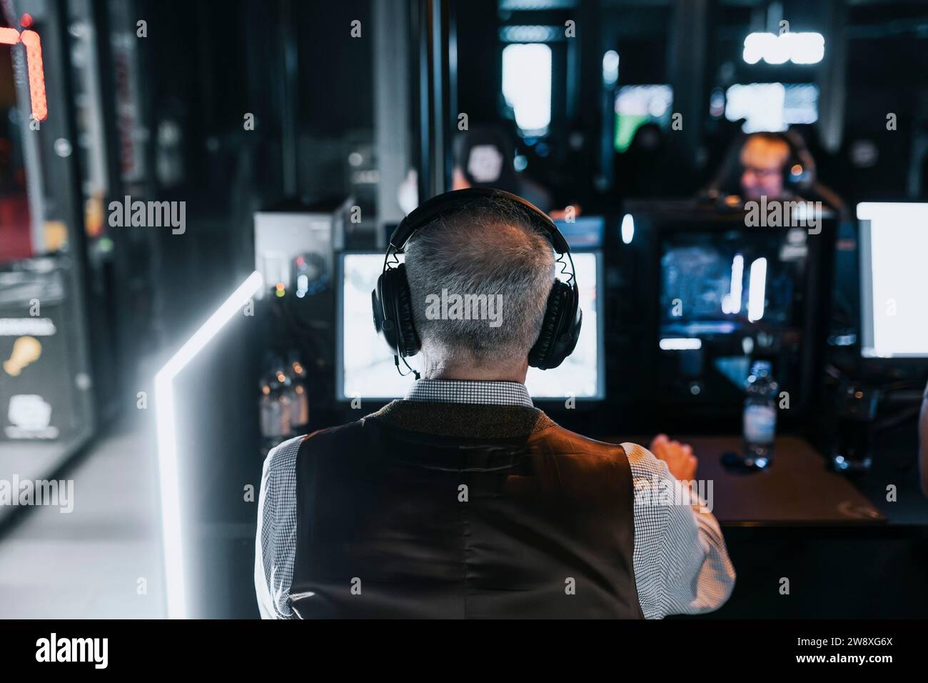 Gaming center hi-res stock photography and images - Alamy