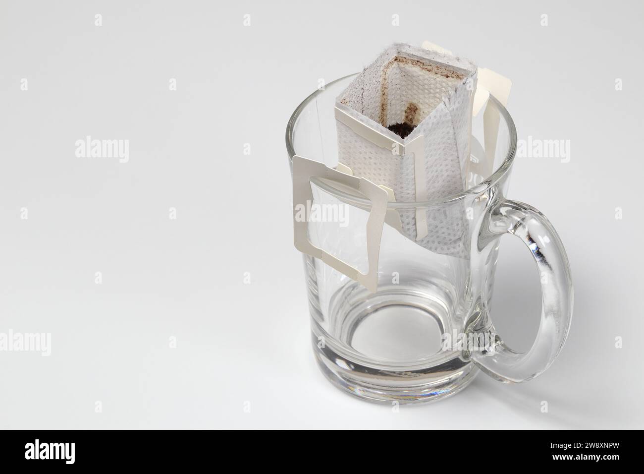 Brew Ground Coffee Using instant Paper Type Filter, Drip Coffee Bag in