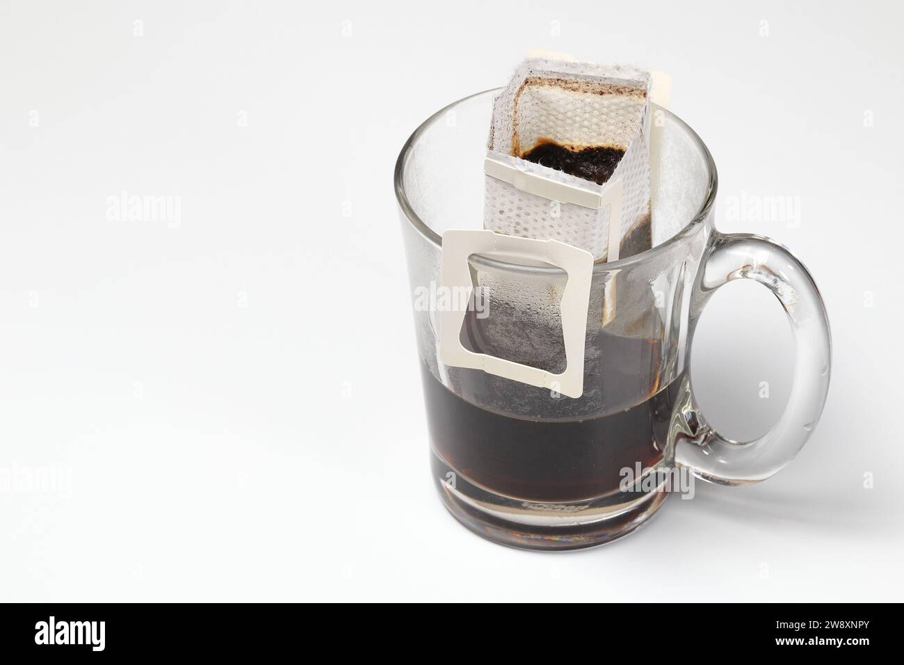 Brew Ground Coffee Using instant Paper Type Filter, Drip Coffee Bag in