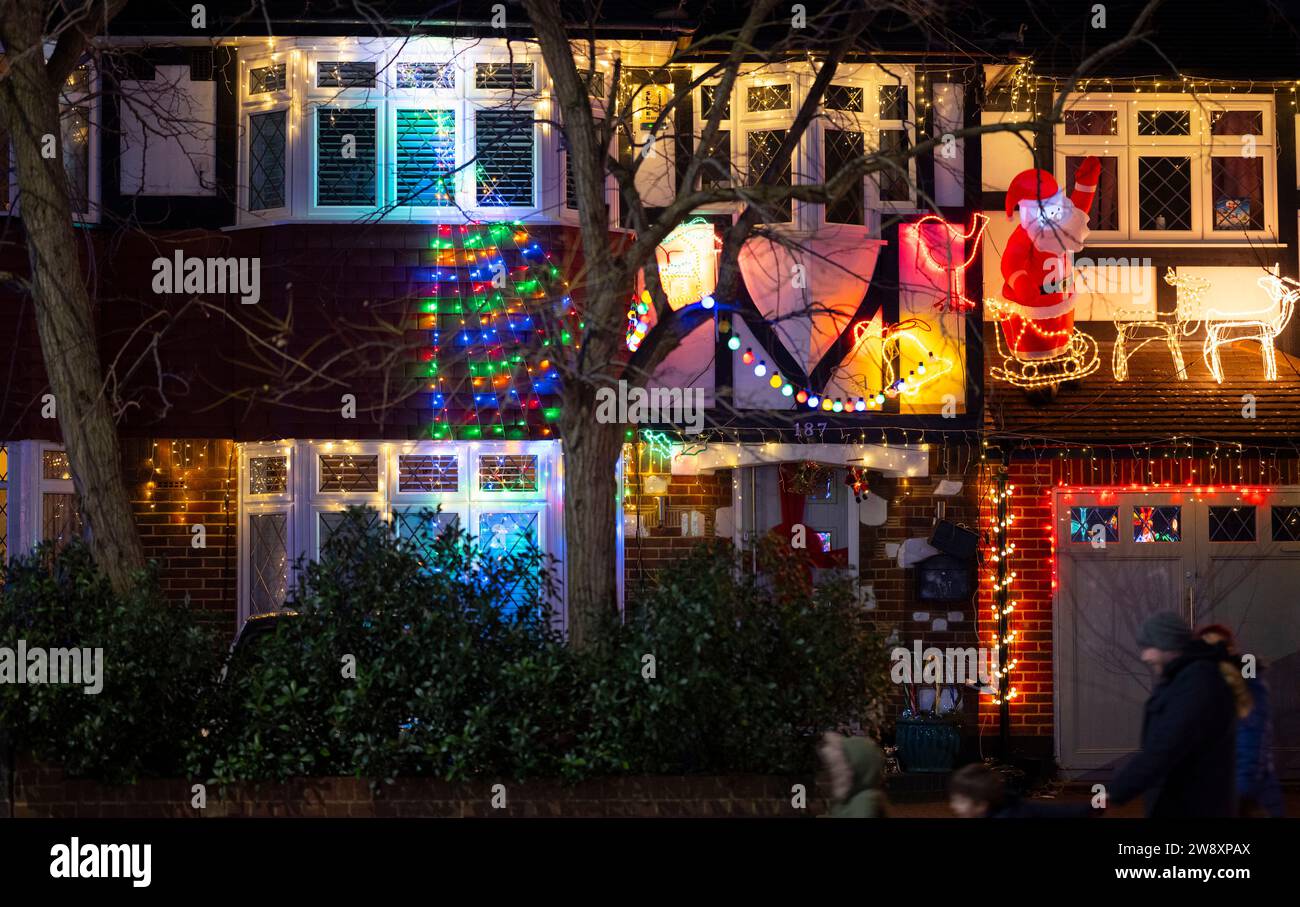 Lower Morden, Surrey, London, UK. 22nd Dec, 2023. Many residents of