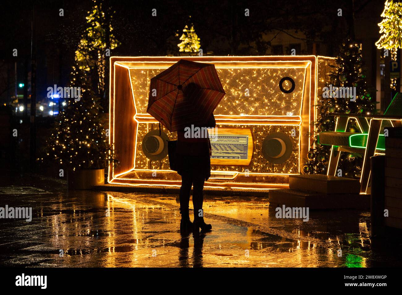 Warsaw, Poland. 22nd Dec, 2023. An illuminiated Christmas lighting