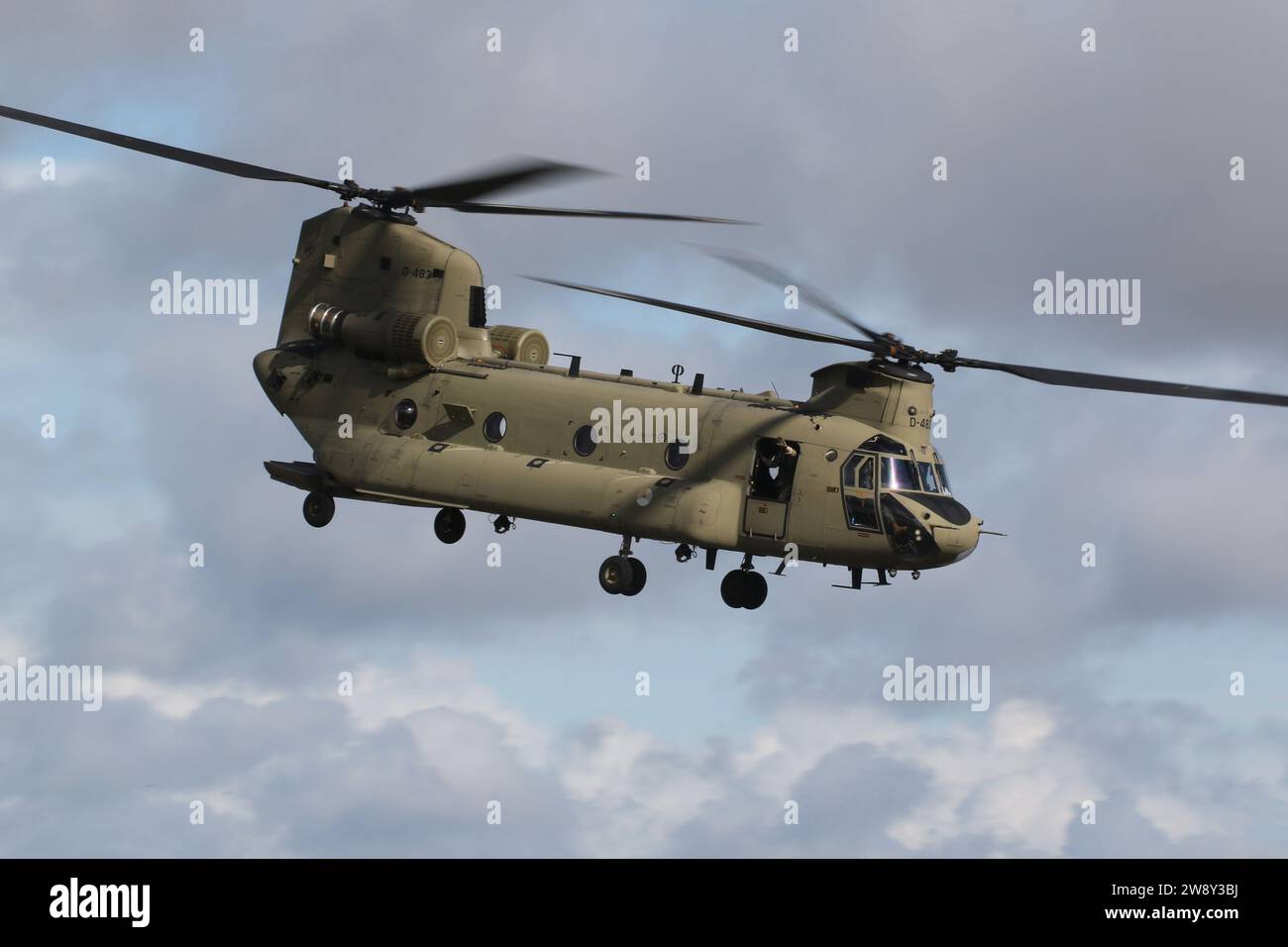 Chinook Rnlaf 16 07483 hi-res stock photography and images - Alamy