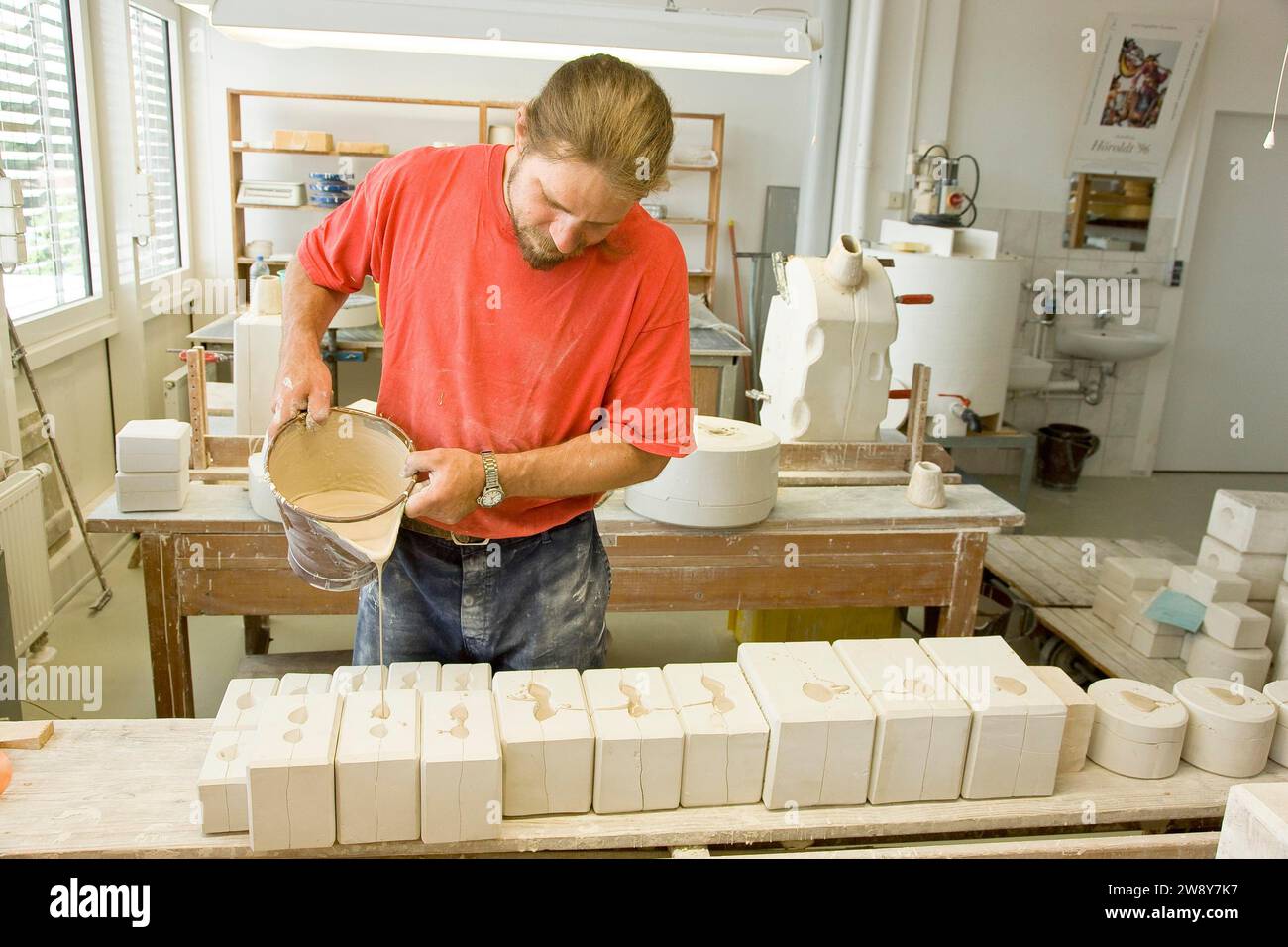 Porcelain paste hi-res stock photography and images - Alamy