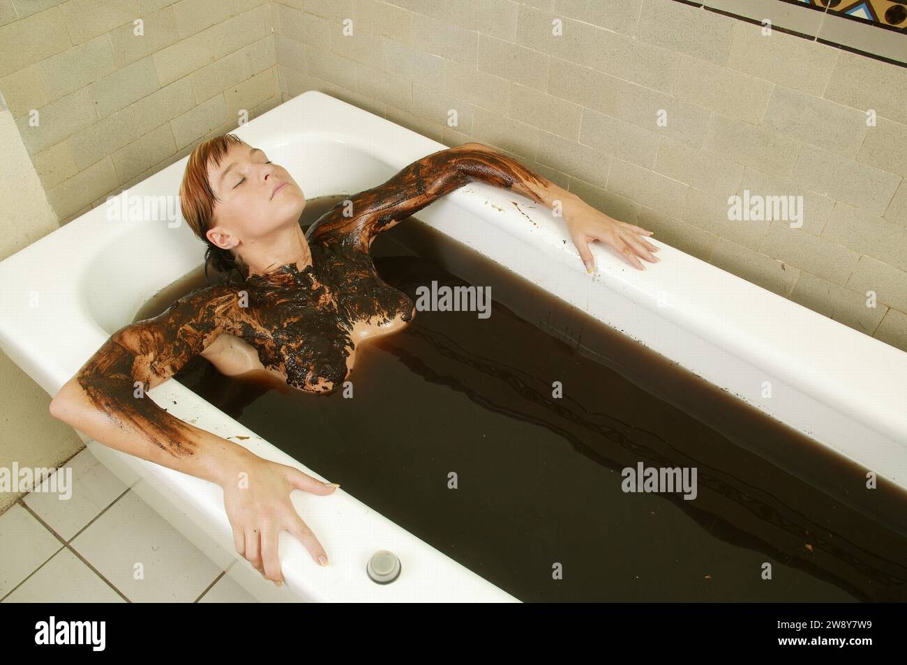 Woman mud bath hi-res stock photography and images - Alamy