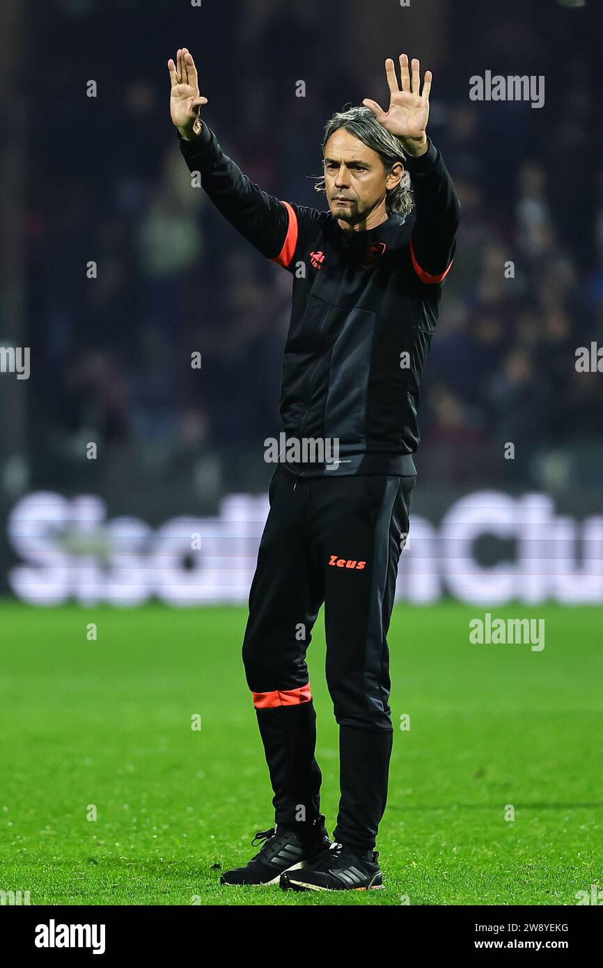 Salerno, Italy. 22nd Dec, 2023. Filippo Inzaghi, head coach of US Salernitana waves the supporters of Milan at the end of the Serie A football match between US Salernitana and AC Milan at Arechi stadium in Salerno (Italy), December 22nd, 2023. Credit: Insidefoto di andrea staccioli/Alamy Live News Stock Photo