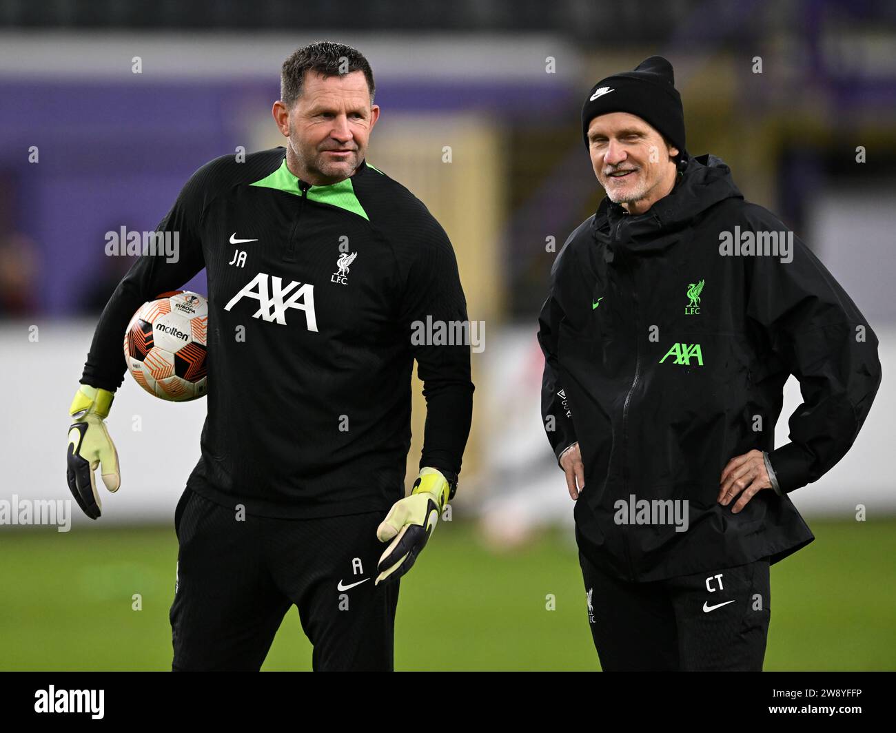 BRUSSELS - (l-r) Liverpool FC goalkeeper trainer John Achterberg, Liverpool FC goalkeeper trainer Claudio Taffarel during the UEFA Europa League in group E match between R. Union Sint Gillis and Liverpool FC at the Lotto Park stadium on December 14, 2023 in Brussels, Belgium. ANP | Hollandse Hoogte | GERRIT VAN COLOGNE Stock Photo