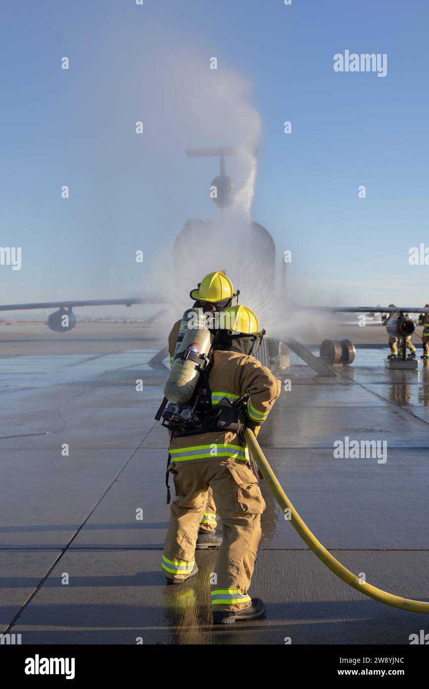 U.S. Marines with Aircraft Rescue and Fire Fighting (ARFF ...