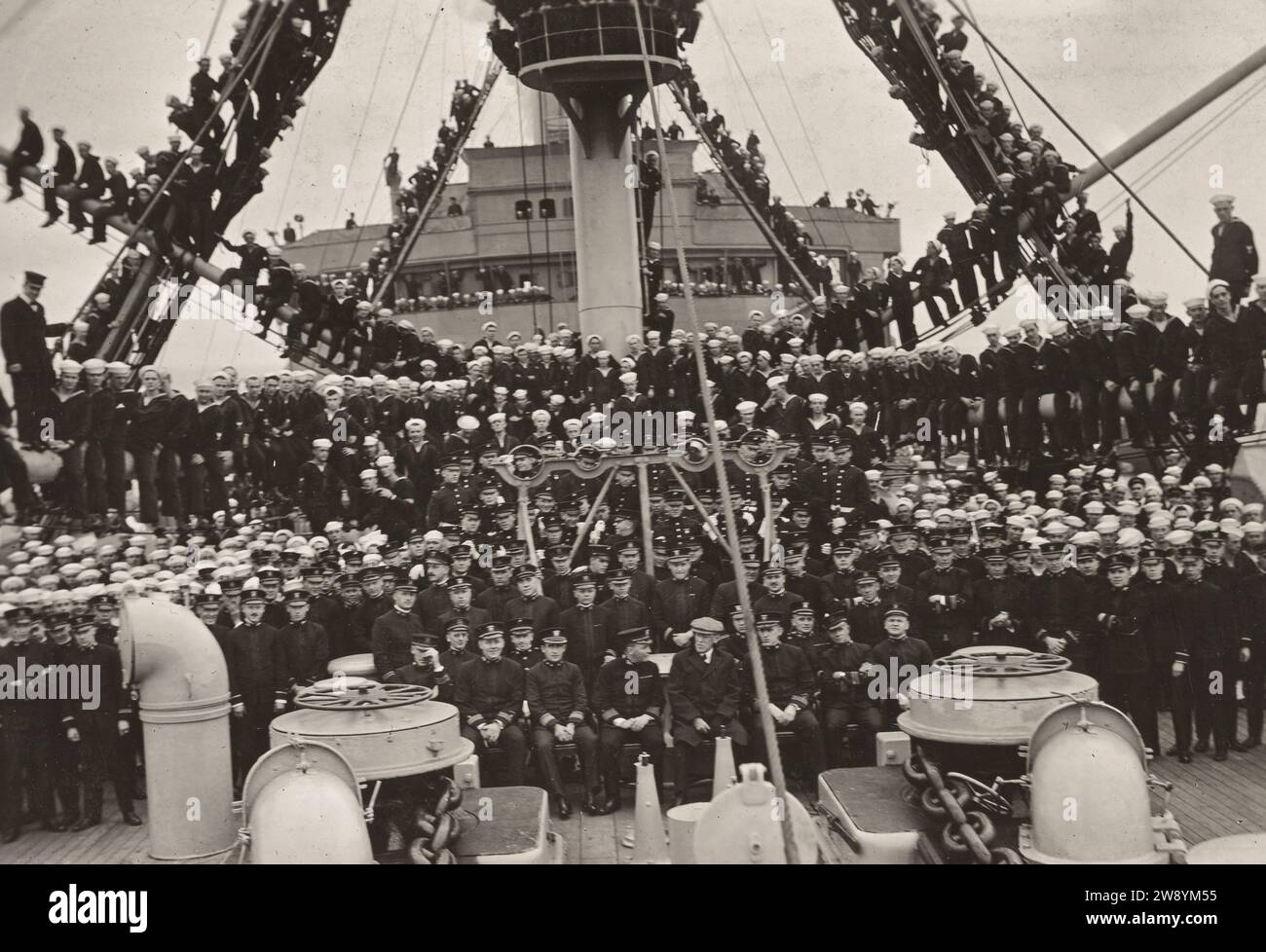 President Woodrow Wilson and members of the U.S.S. George Washington en route to Peace conference, Paris, France 1918 Stock Photo